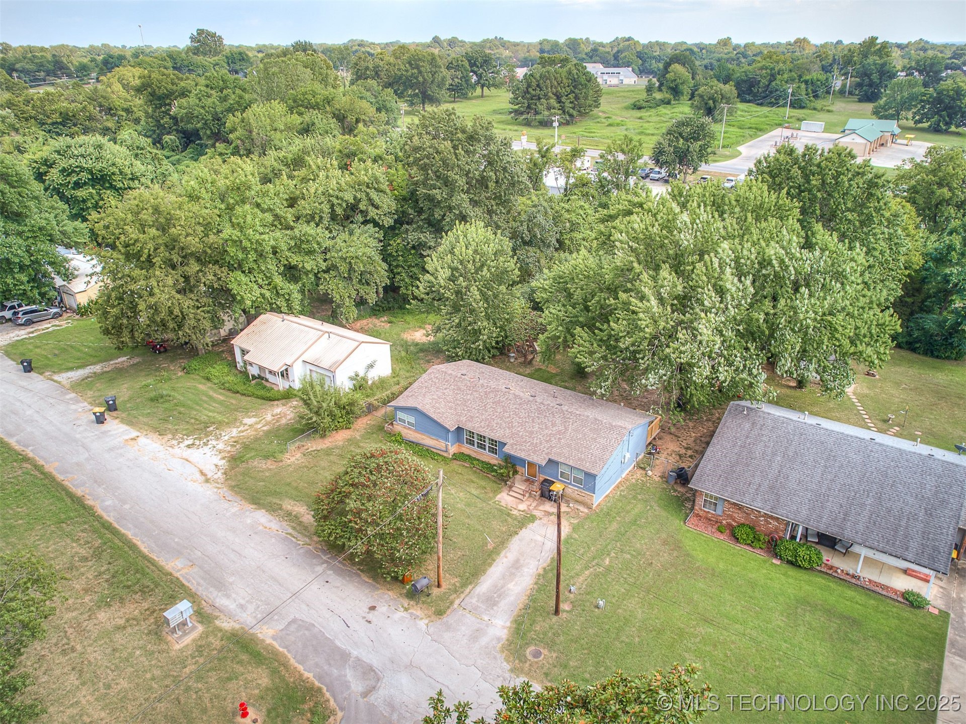 202 E Hickory Street Coweta OK 74429