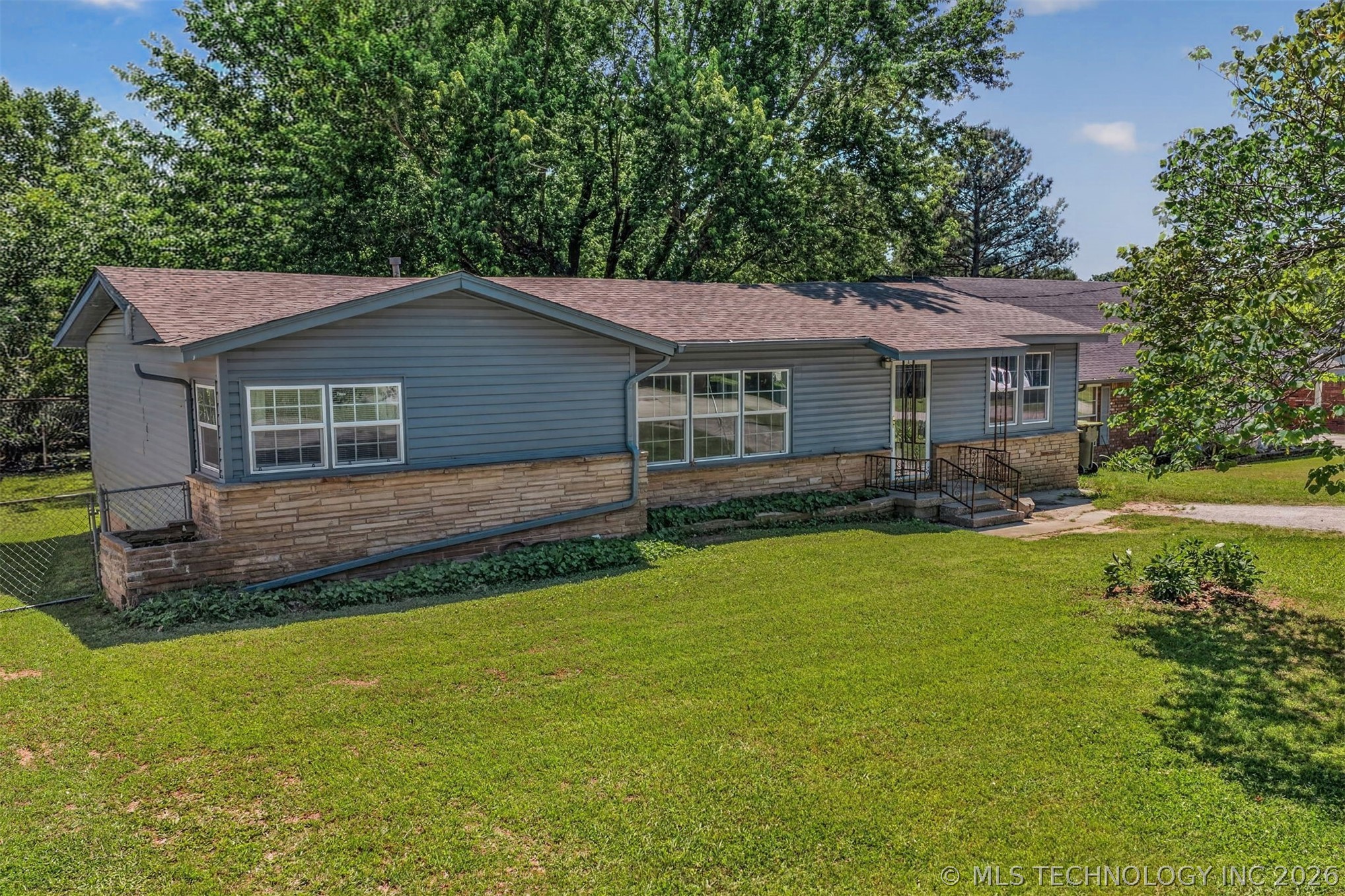 202 E Hickory Street Coweta OK 74429