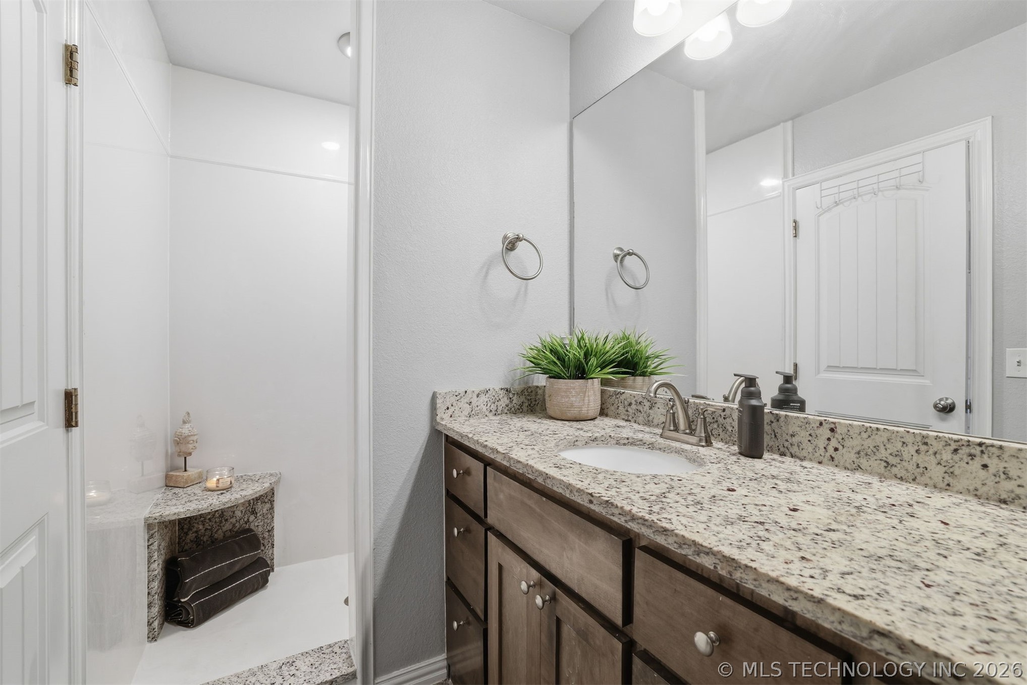 106 Santa Monica Durant OK 74701
