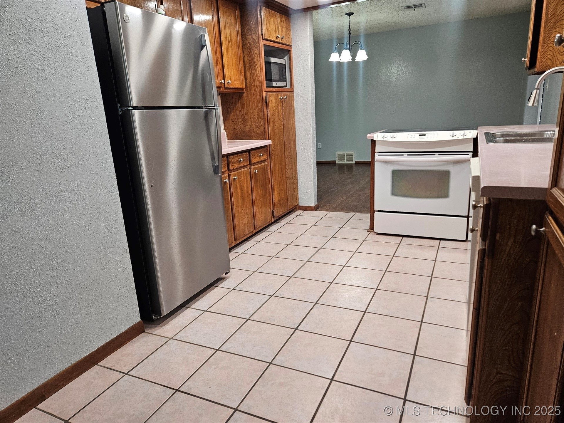 1924 9th NW Ardmore OK 73401