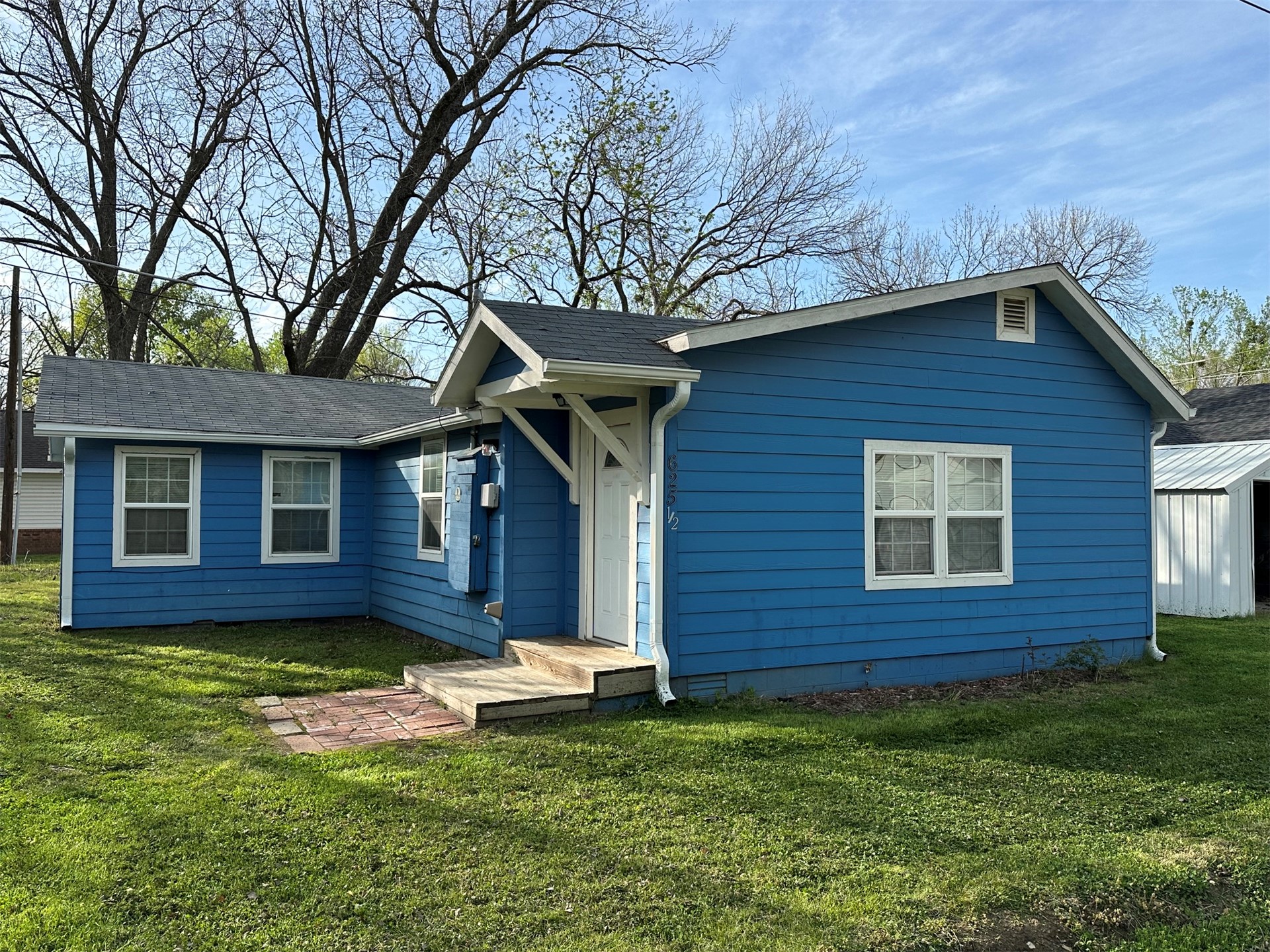 625 W Tahlequah Avenue Vinita OK 74301