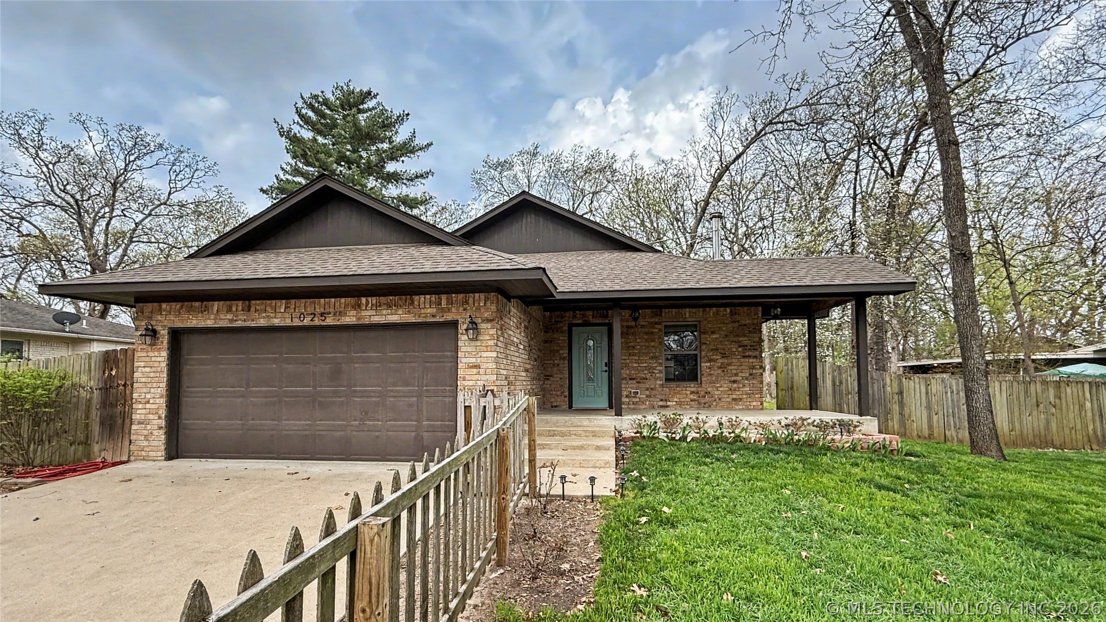 1025 Jackson Avenue Tahlequah OK 74464