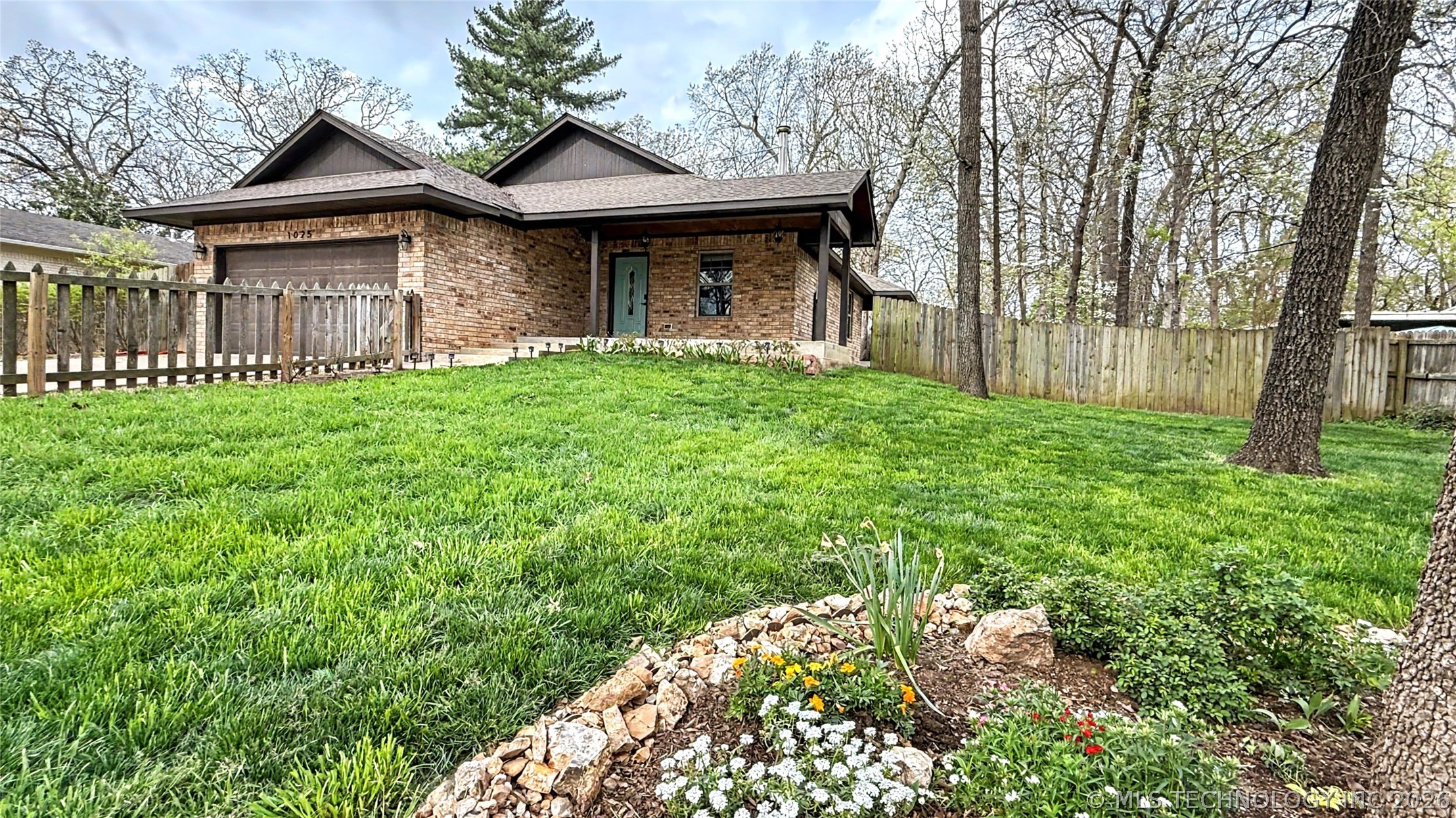 1025 Jackson Avenue Tahlequah OK 74464
