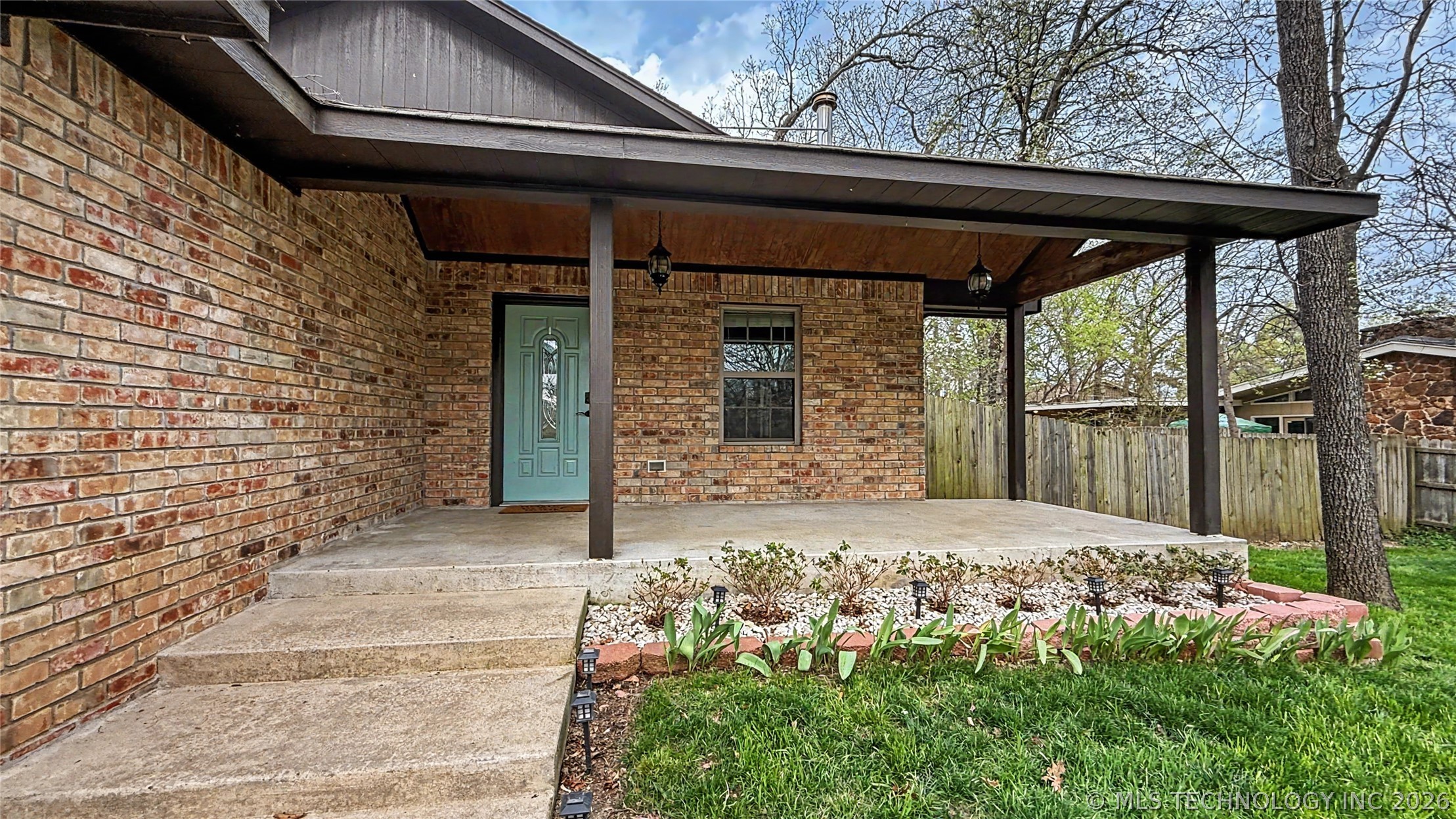 1025 Jackson Avenue Tahlequah OK 74464