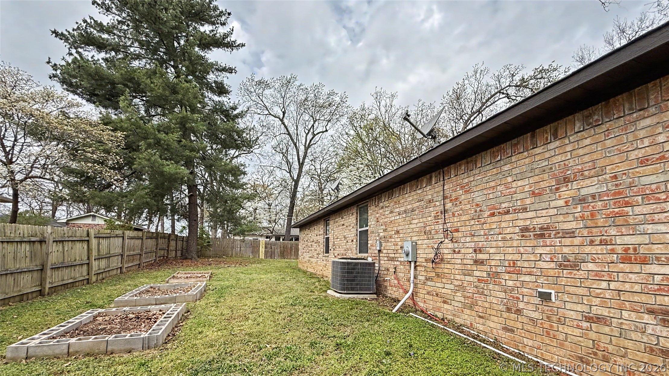 1025 Jackson Avenue Tahlequah OK 74464