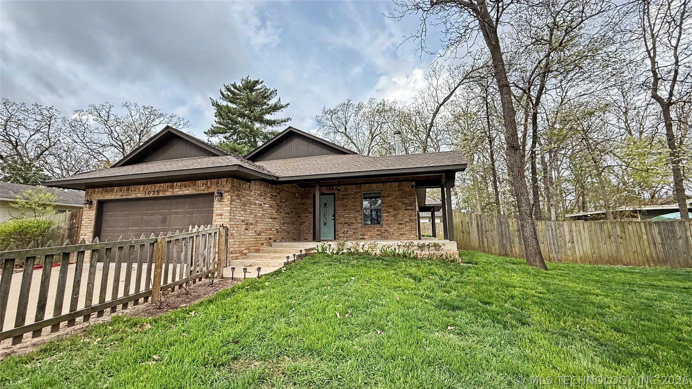 1025 Jackson Avenue Tahlequah OK 74464