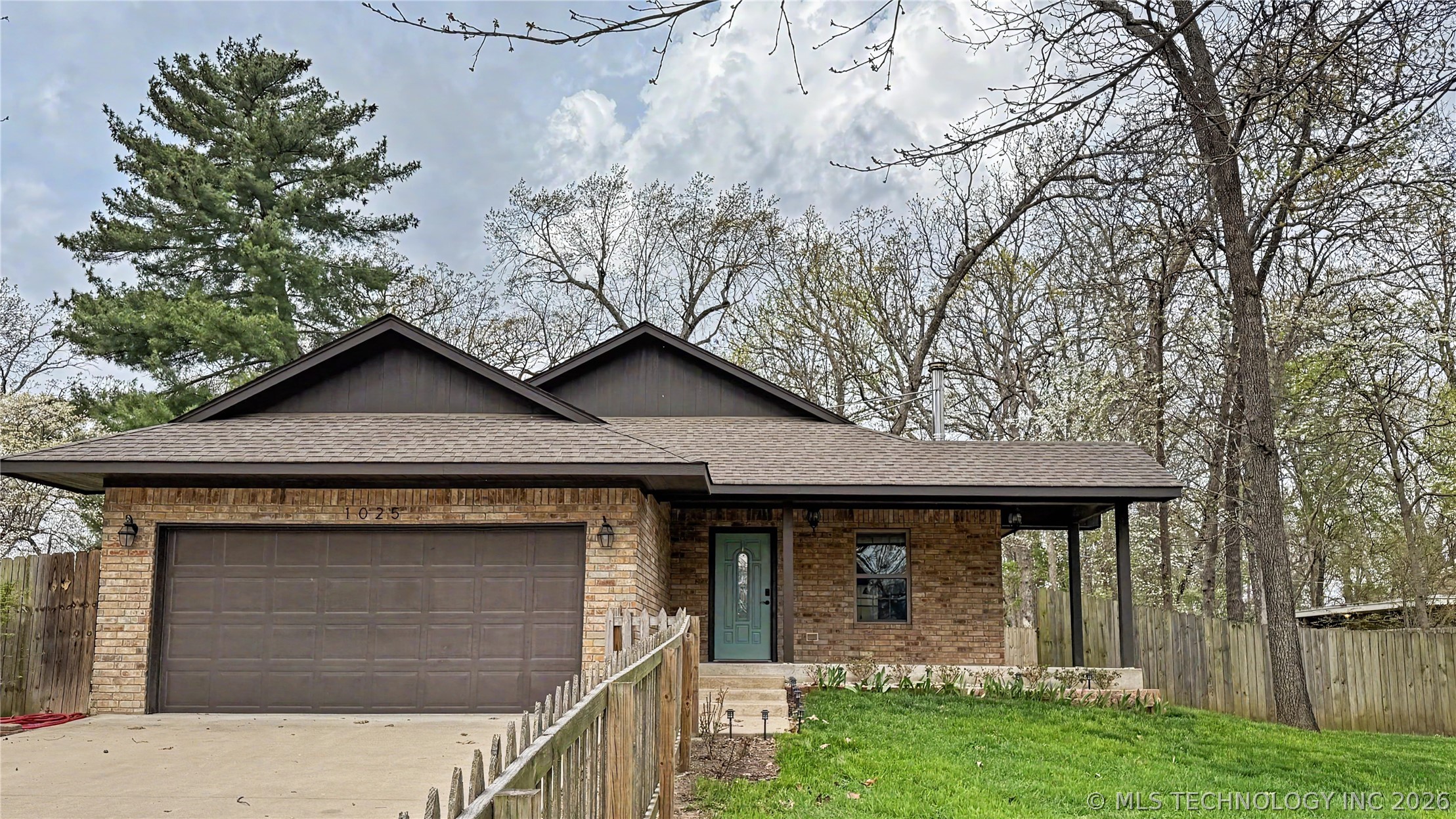 1025 Jackson Avenue Tahlequah OK 74464