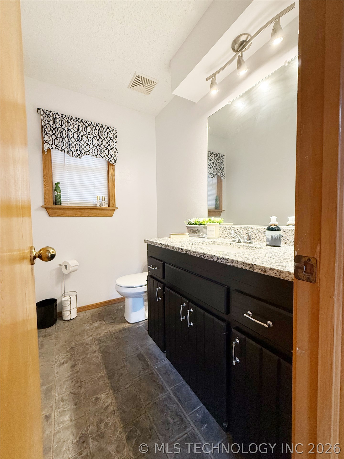 1103 Oakwood Circle Henryetta OK 74437