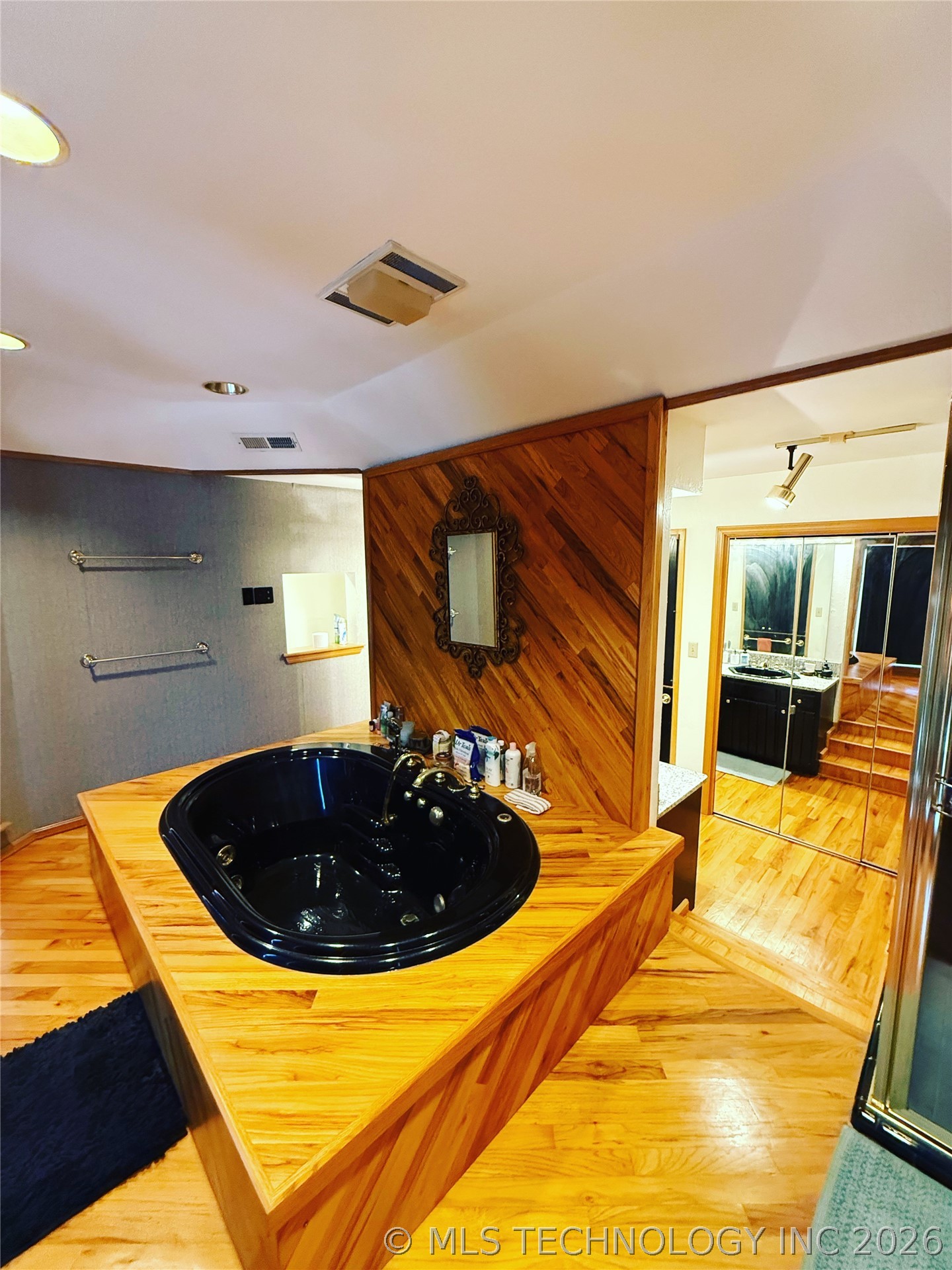 1103 Oakwood Circle Henryetta OK 74437