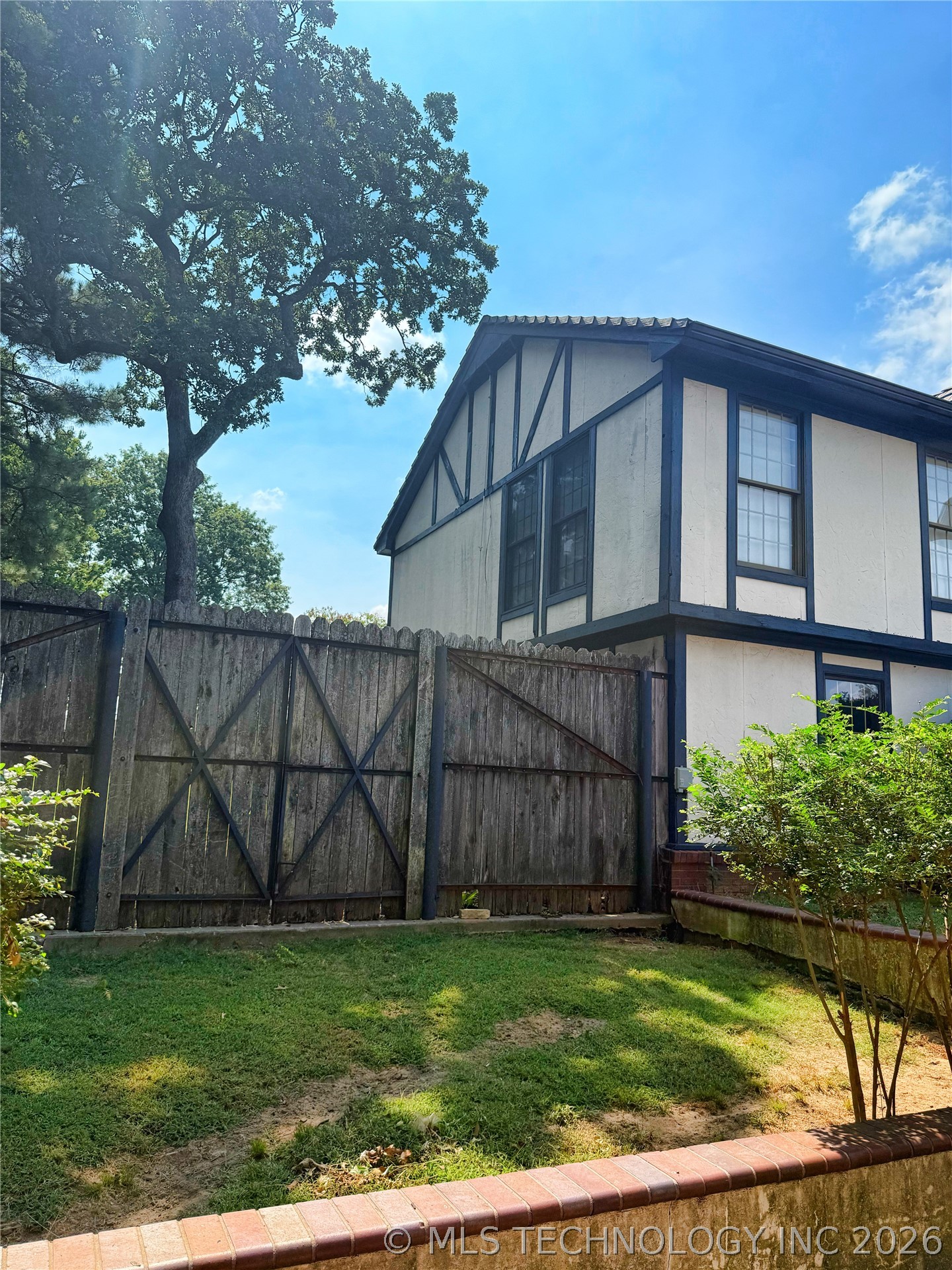 1103 Oakwood Circle Henryetta OK 74437