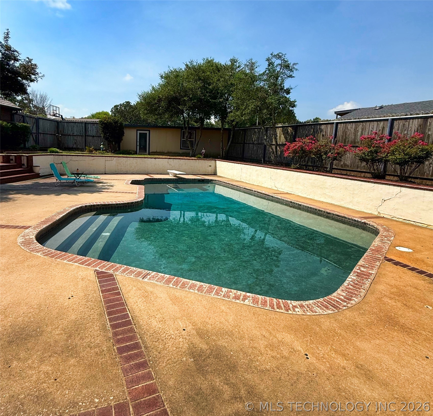 1103 Oakwood Circle Henryetta OK 74437