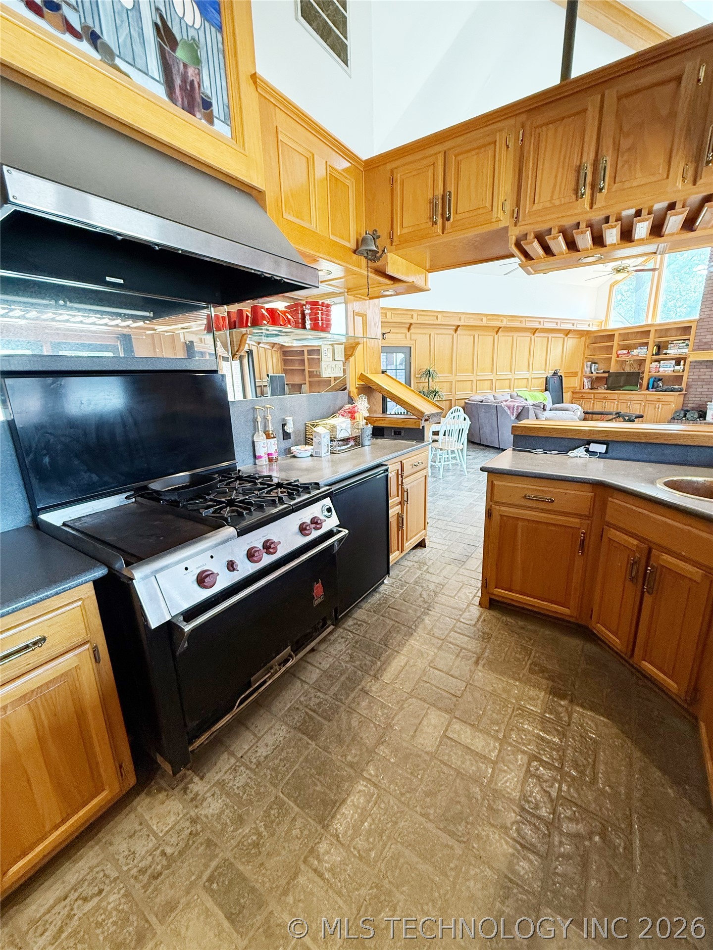 1103 Oakwood Circle Henryetta OK 74437