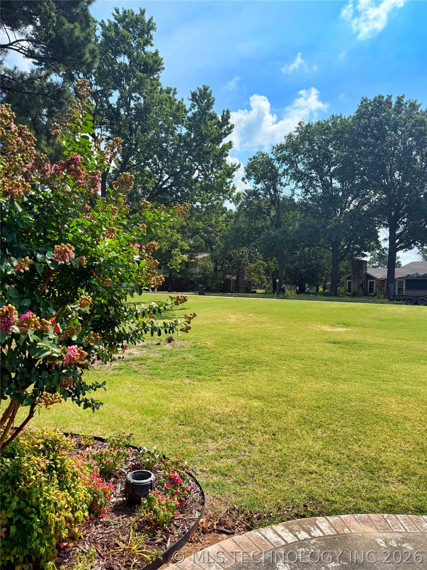 1103 Oakwood Circle Henryetta OK 74437