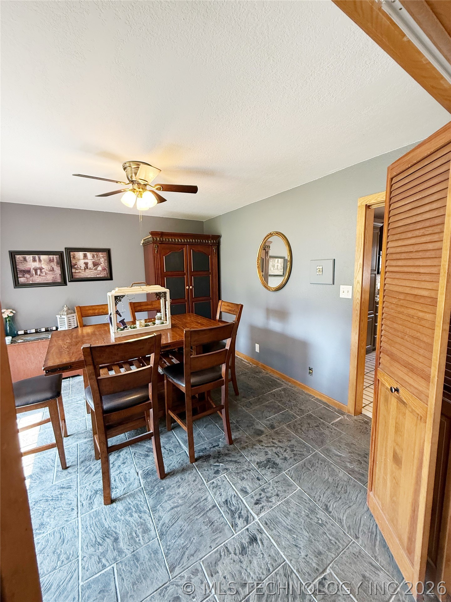 1103 Oakwood Circle Henryetta OK 74437