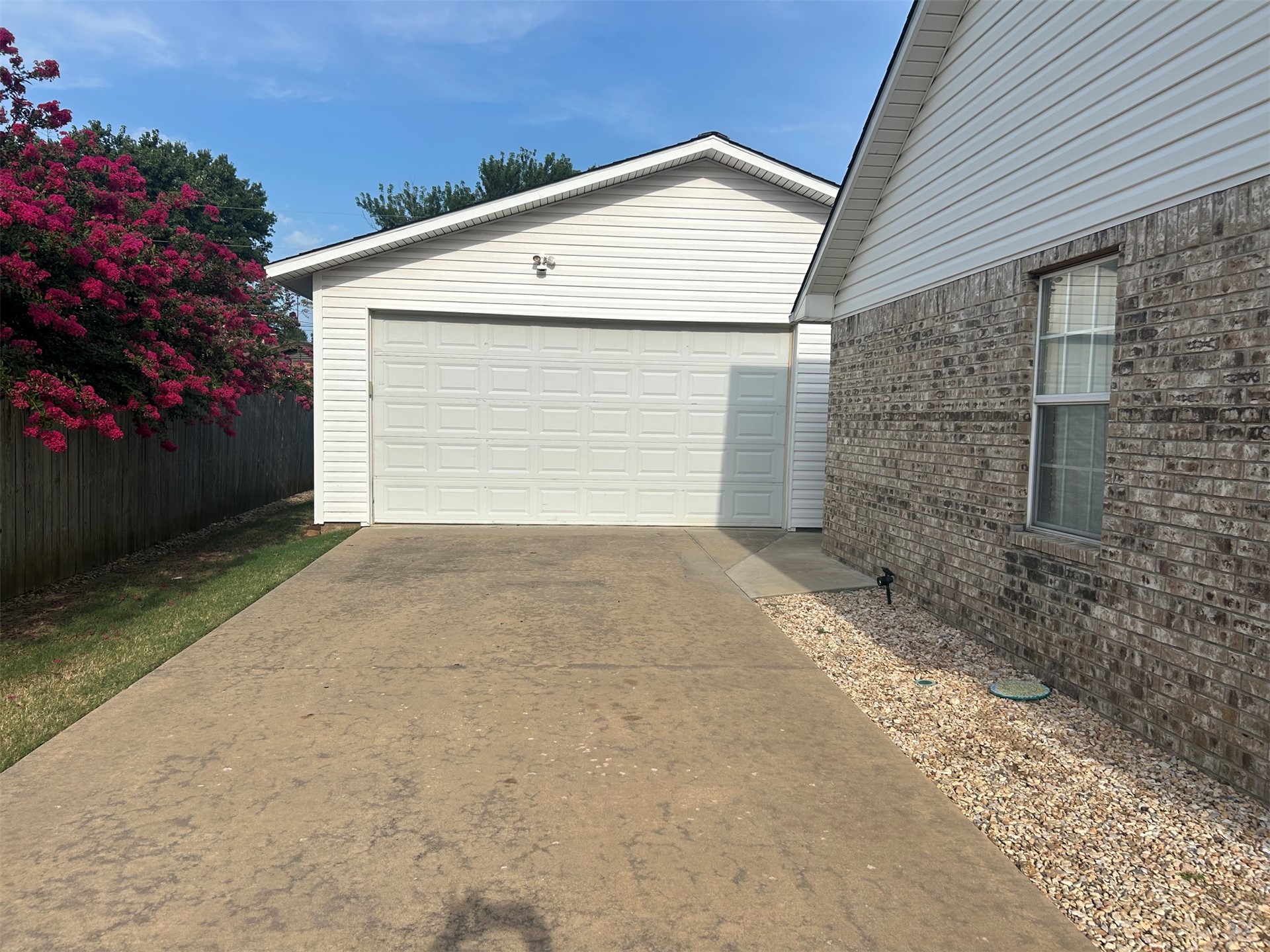 308 S Mary Avenue E Wagoner OK 74467