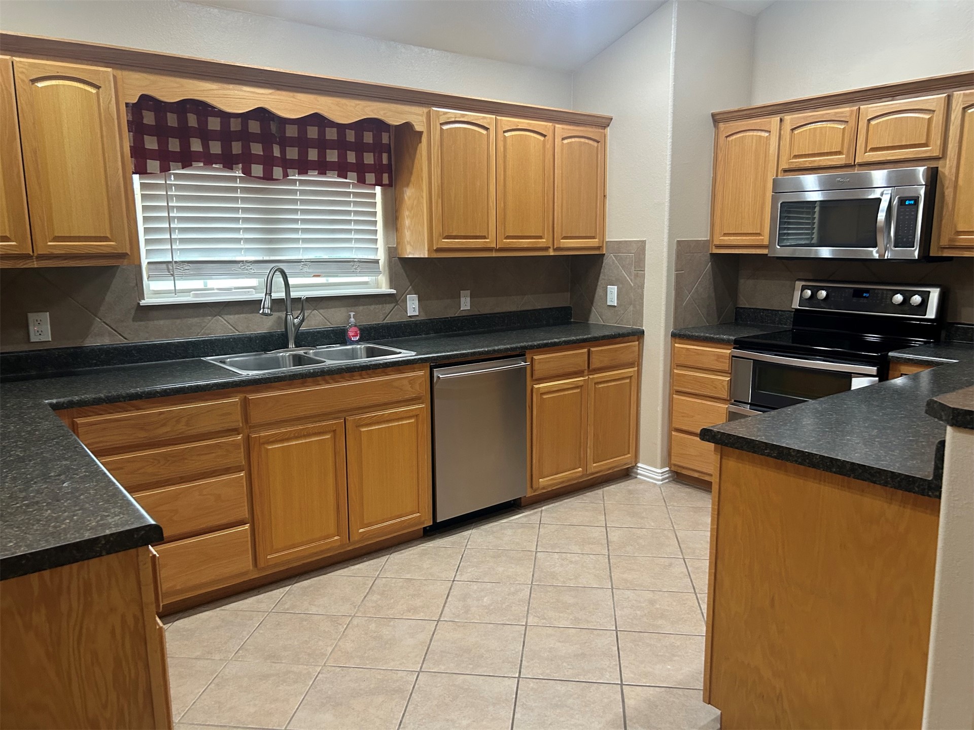 308 S Mary Avenue E Wagoner OK 74467