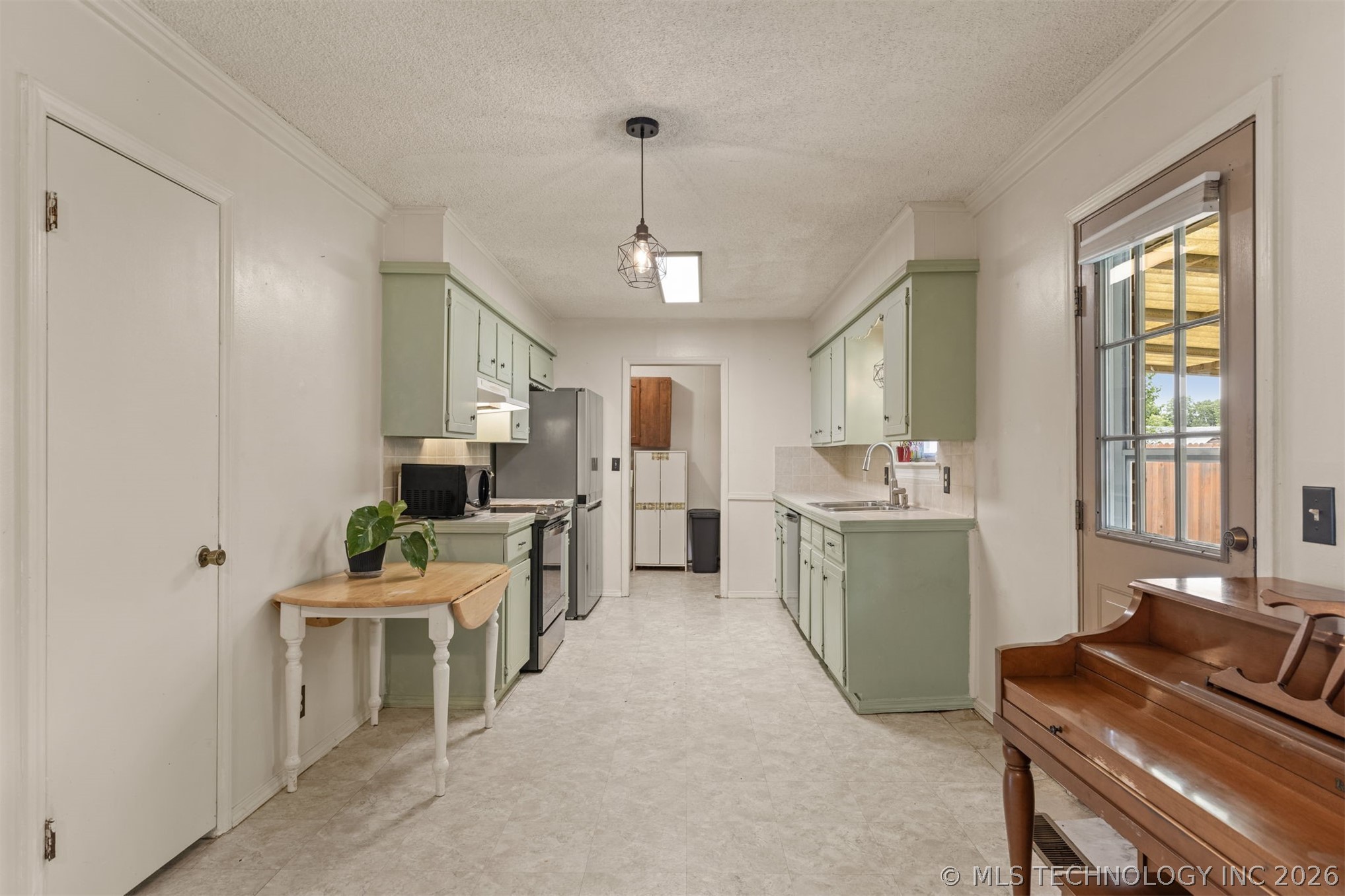 11411 E 37th Place Tulsa OK 74146