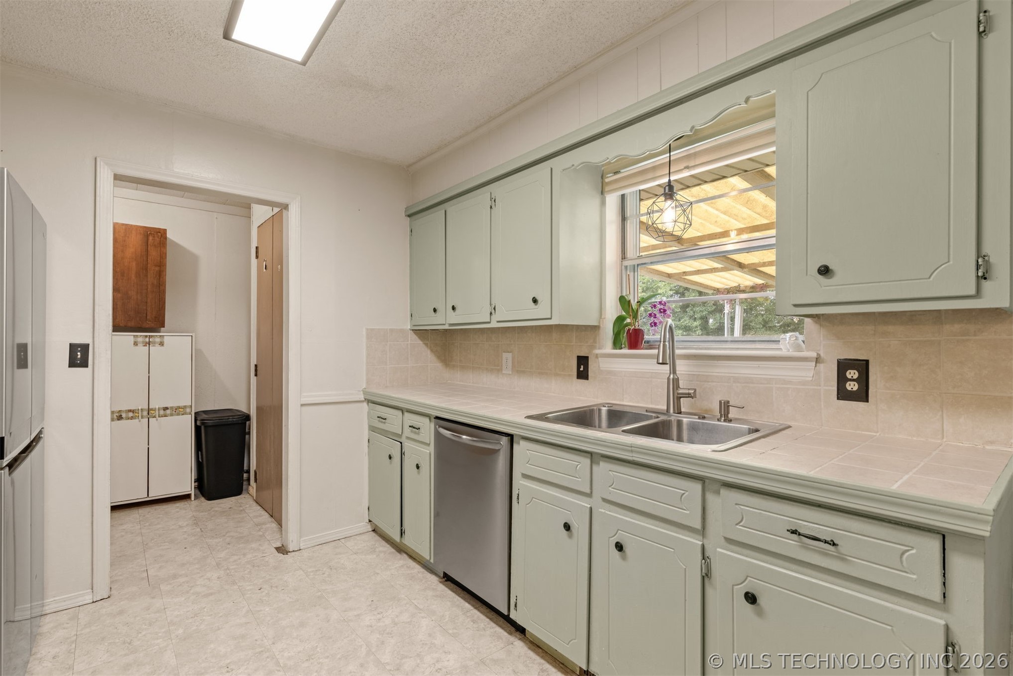 11411 E 37th Place Tulsa OK 74146