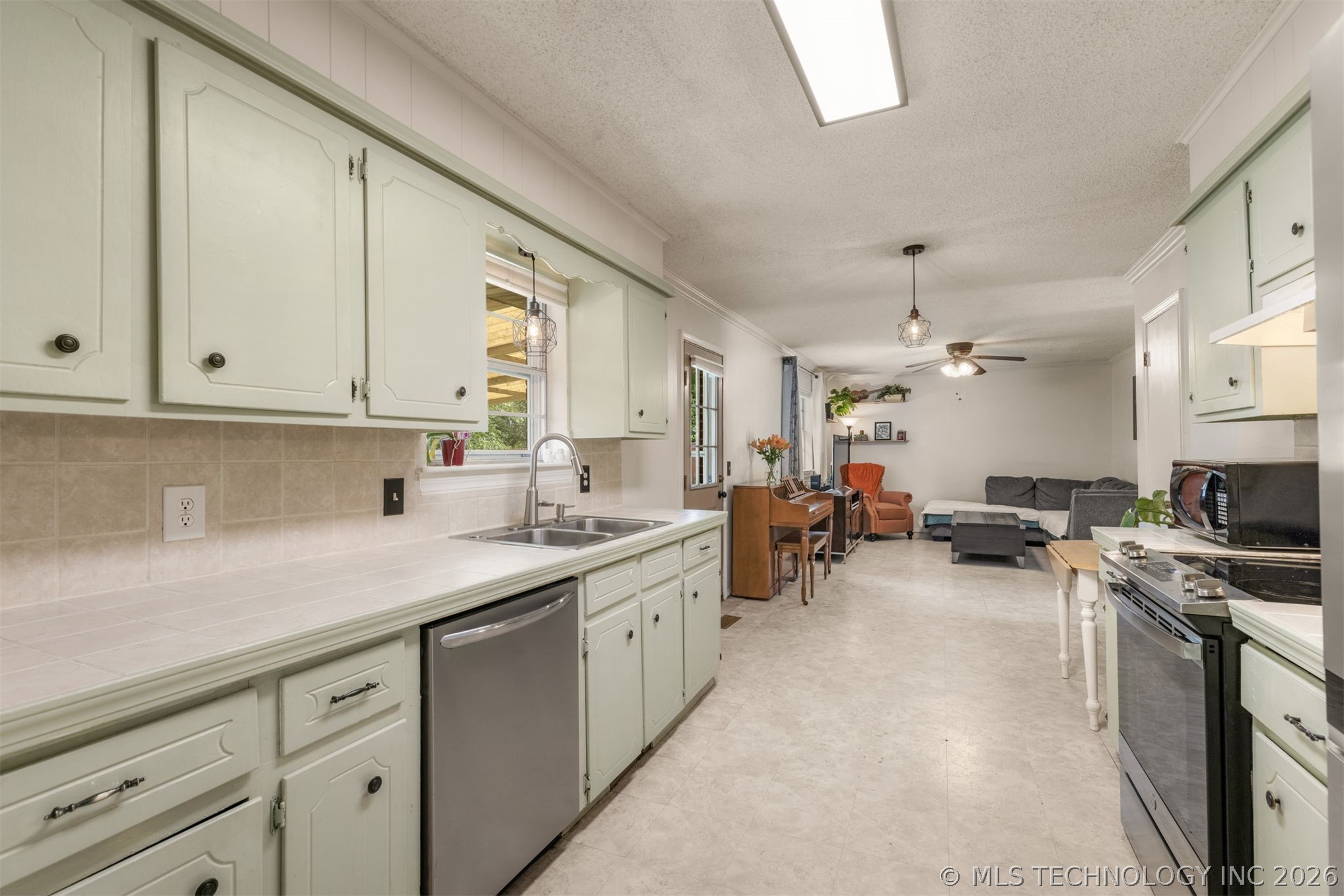 11411 E 37th Place Tulsa OK 74146