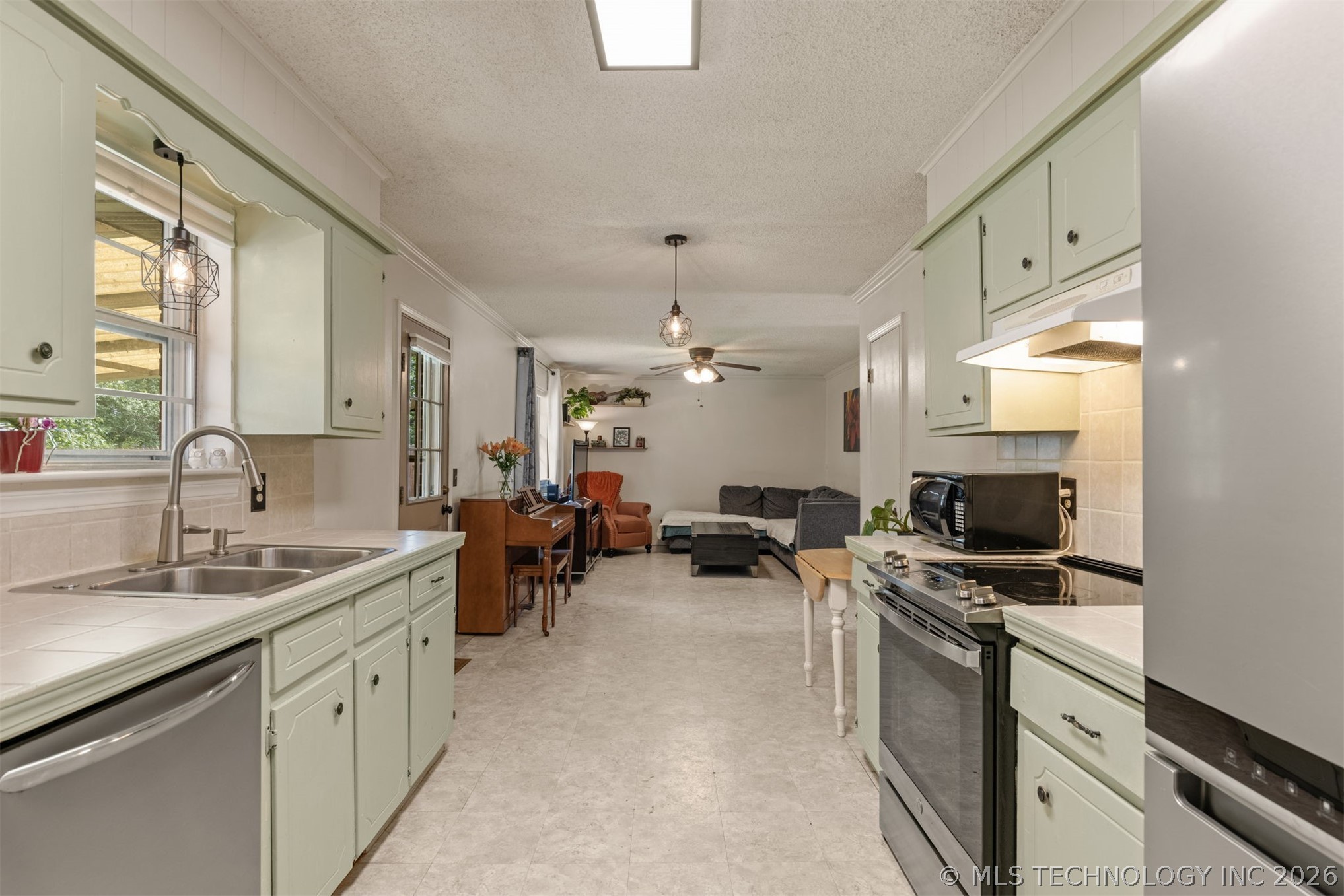 11411 E 37th Place Tulsa OK 74146