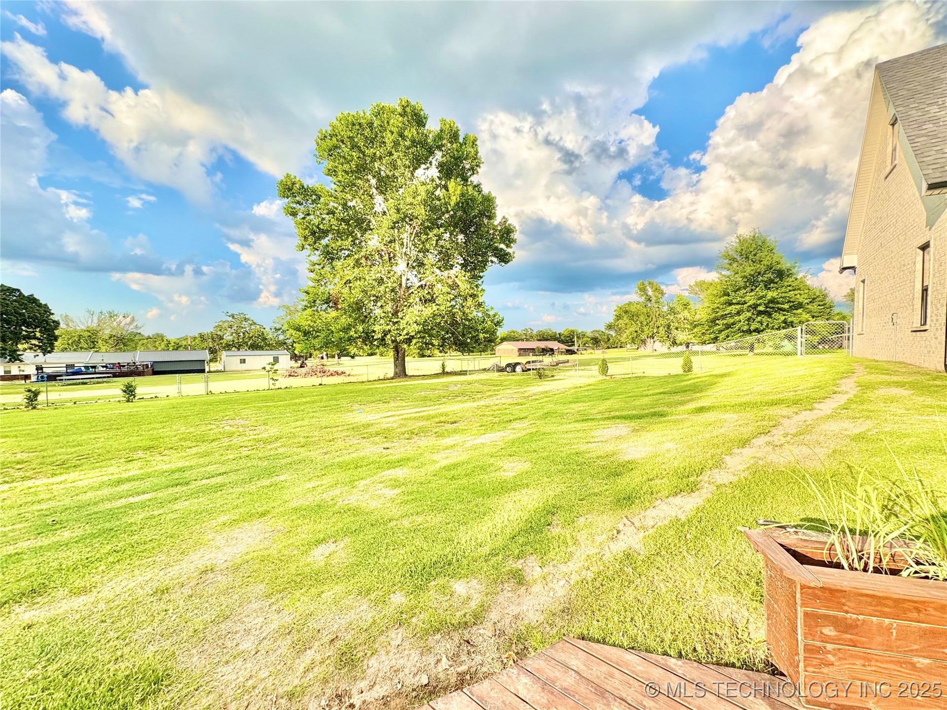 1609 E Hollow Oak Road Stigler OK 74462