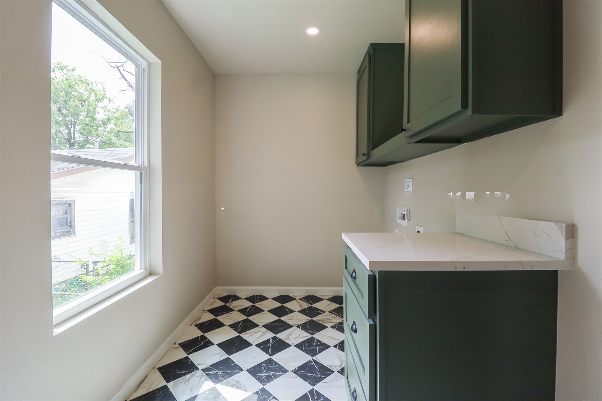 1516 W School Street Claremore OK 74017
