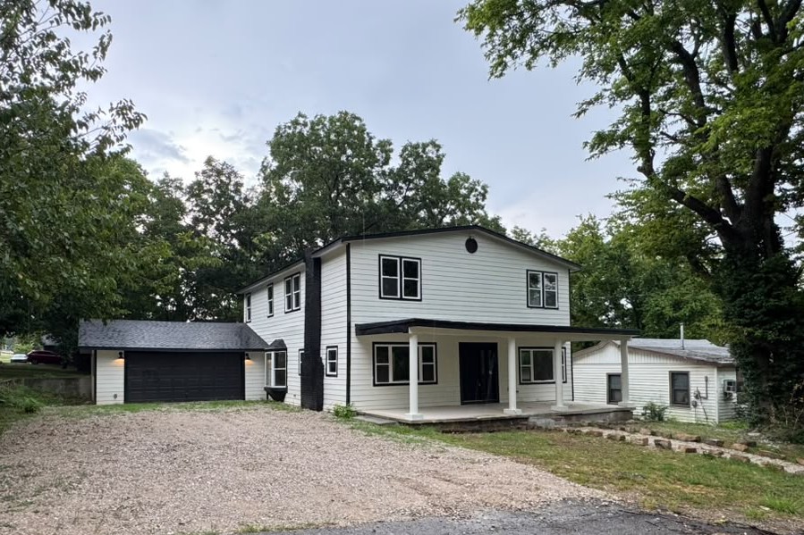 1516 W School Street Claremore OK 74017