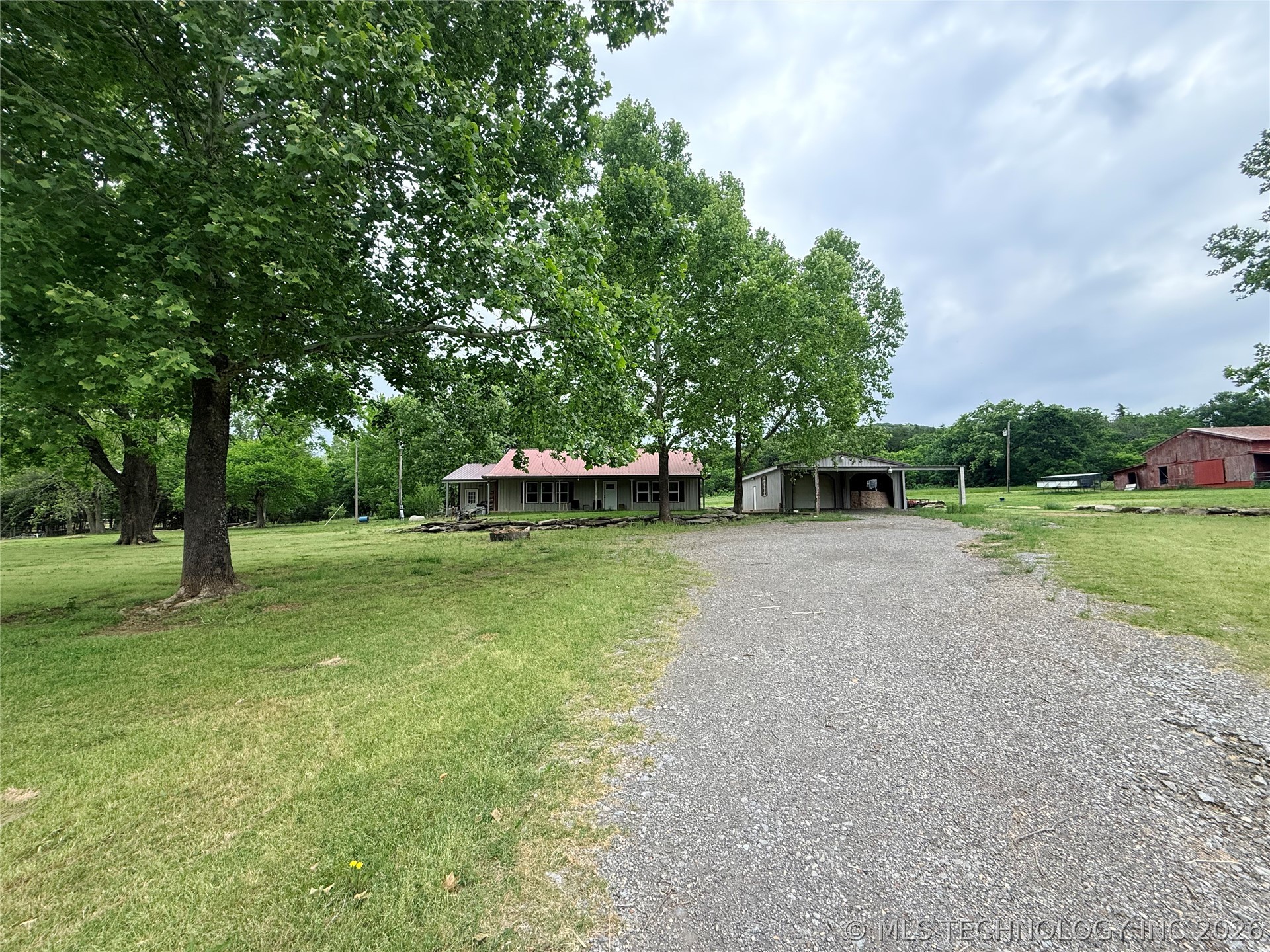 2002 Cedar Bluff Road Fort Gibson OK 74434