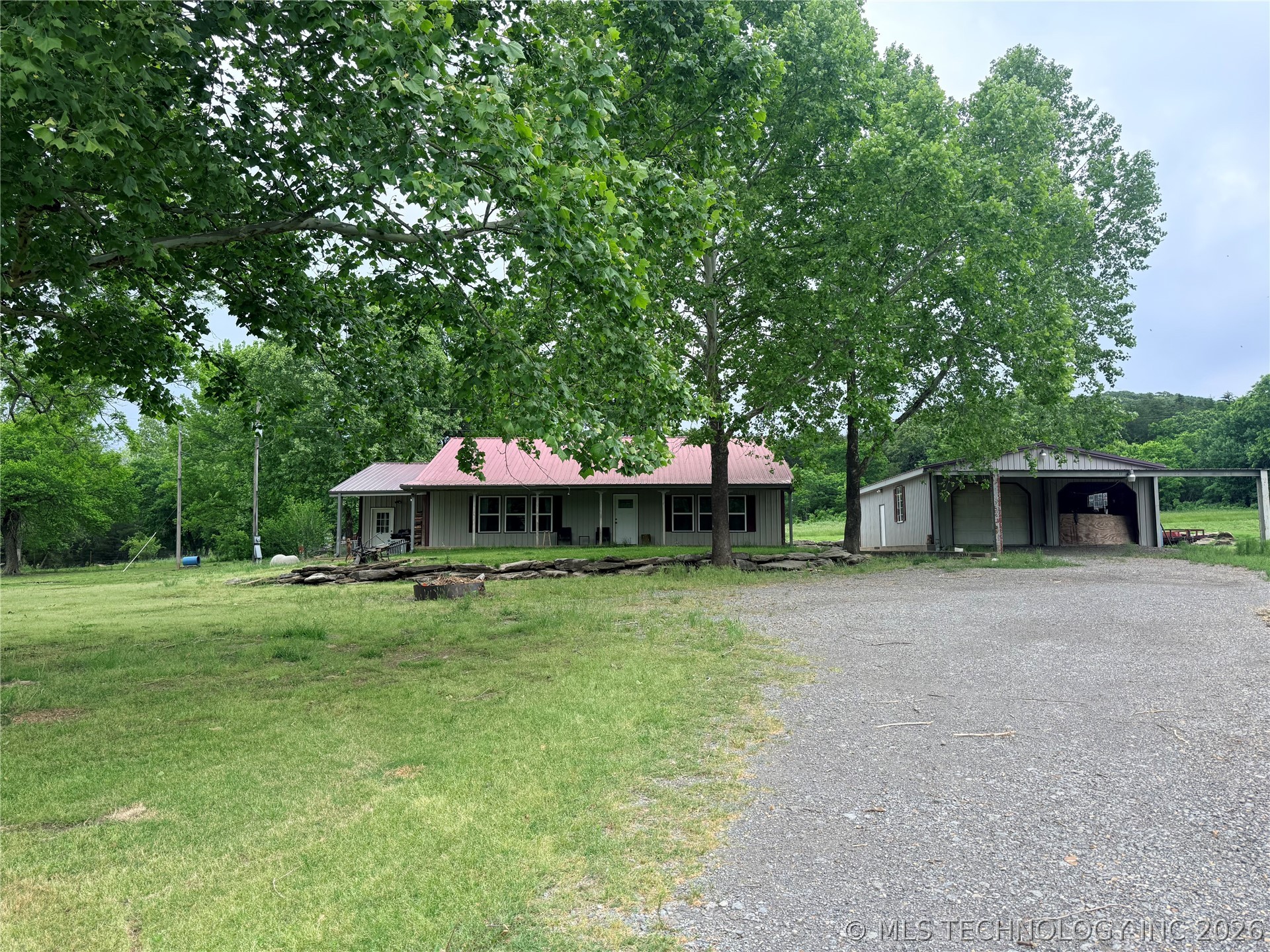 2002 Cedar Bluff Road Fort Gibson OK 74434