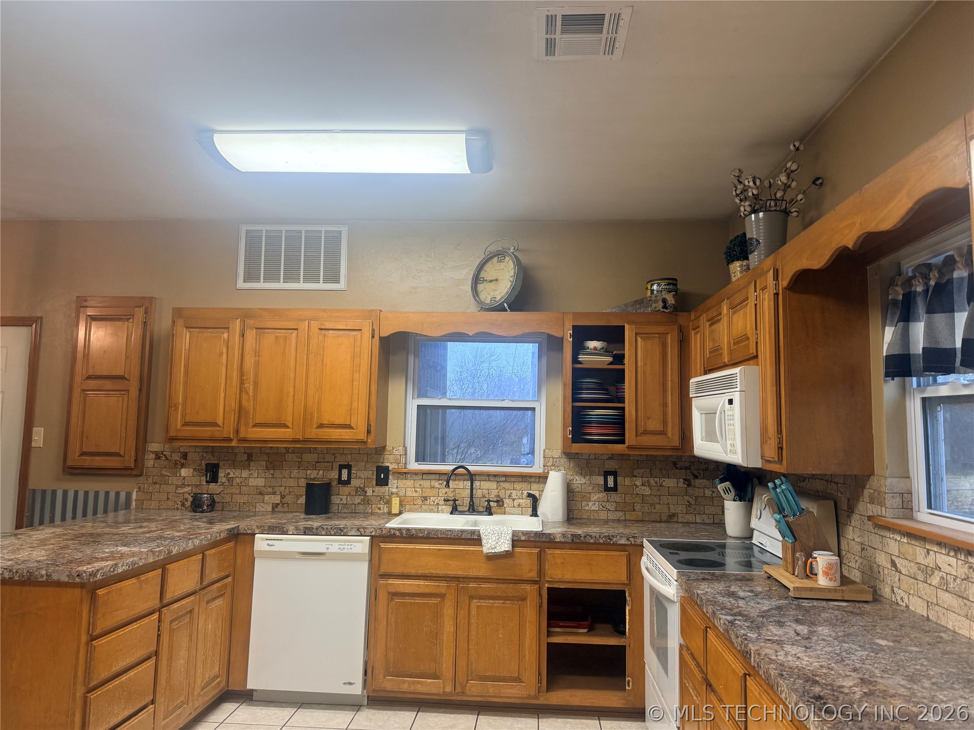 2002 Cedar Bluff Road Fort Gibson OK 74434