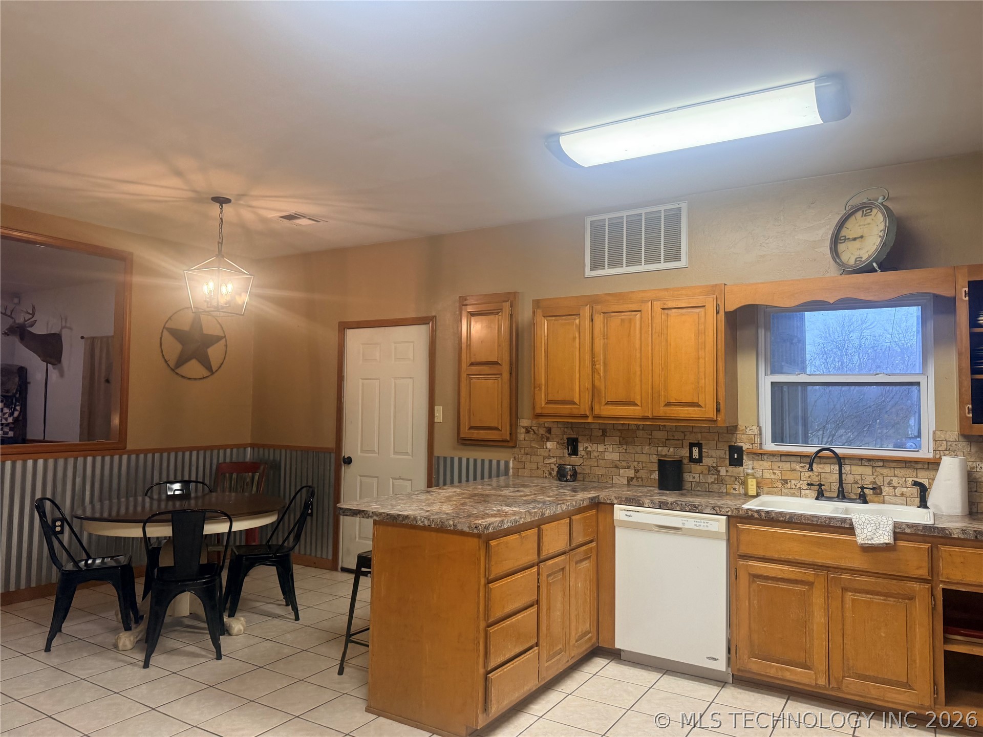 2002 Cedar Bluff Road Fort Gibson OK 74434