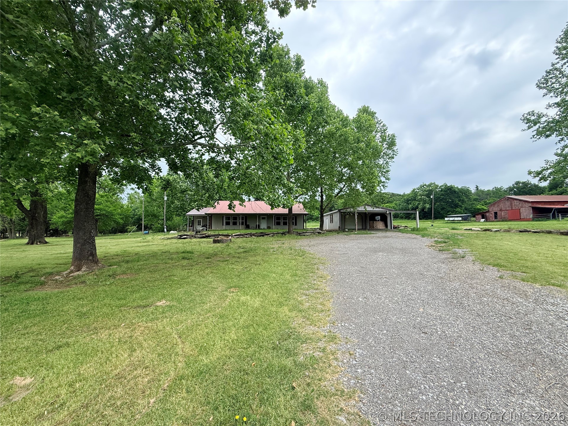 2002 Cedar Bluff Road Fort Gibson OK 74434