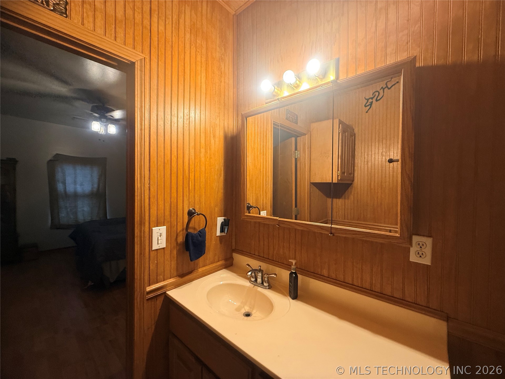 2002 Cedar Bluff Road Fort Gibson OK 74434