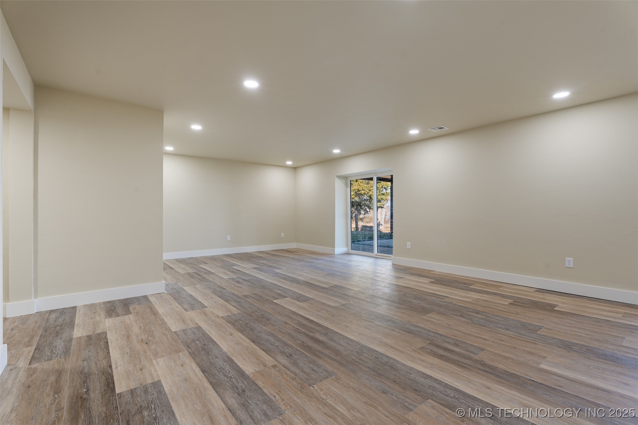 64521 E 256 Place Grove OK 74344