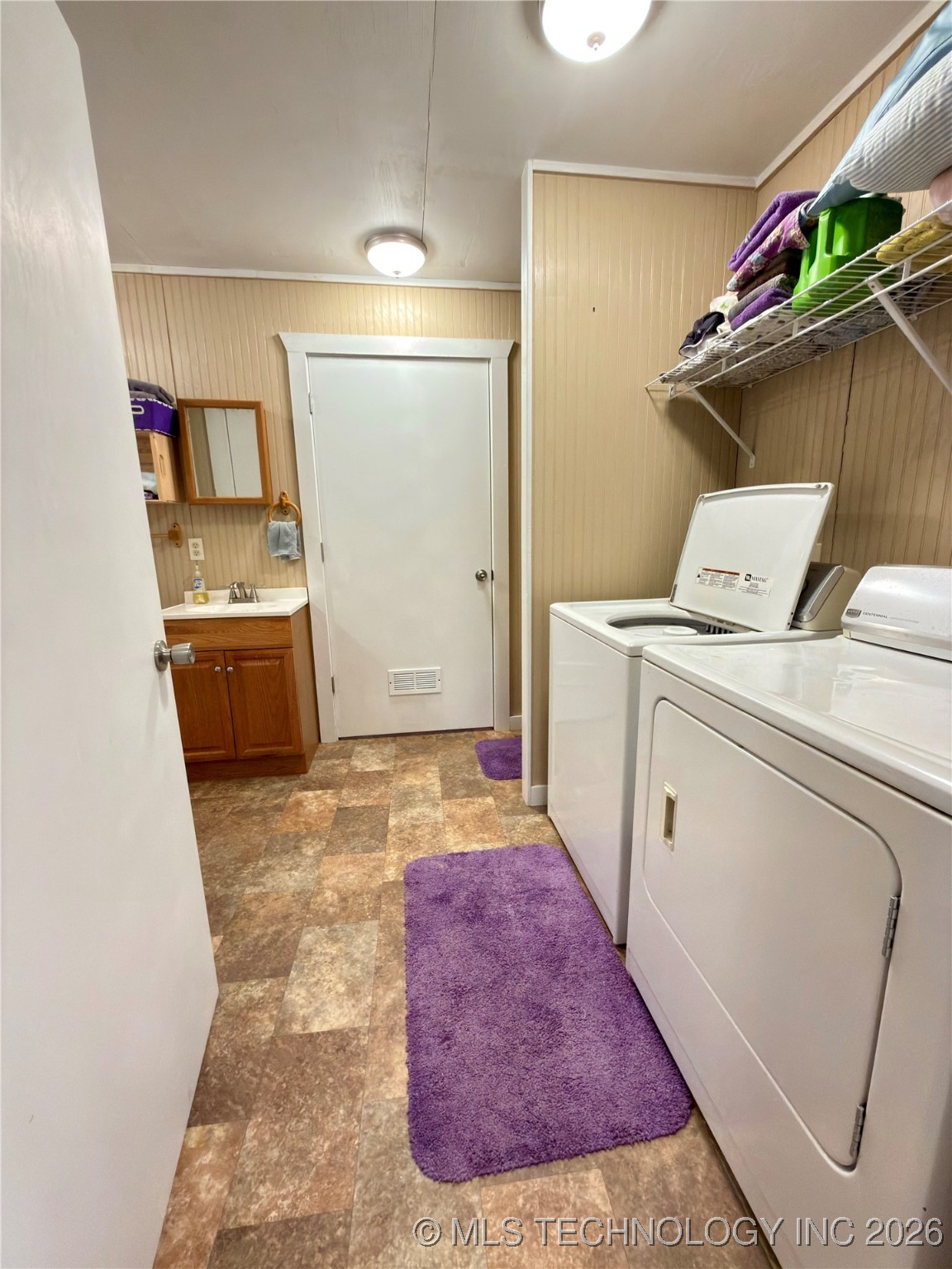 384105 E 1040 Okemah OK 74859