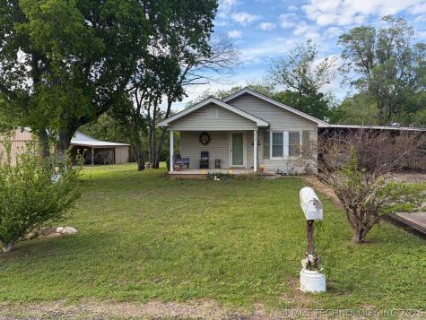 416 W Ash Street Maud OK 74854
