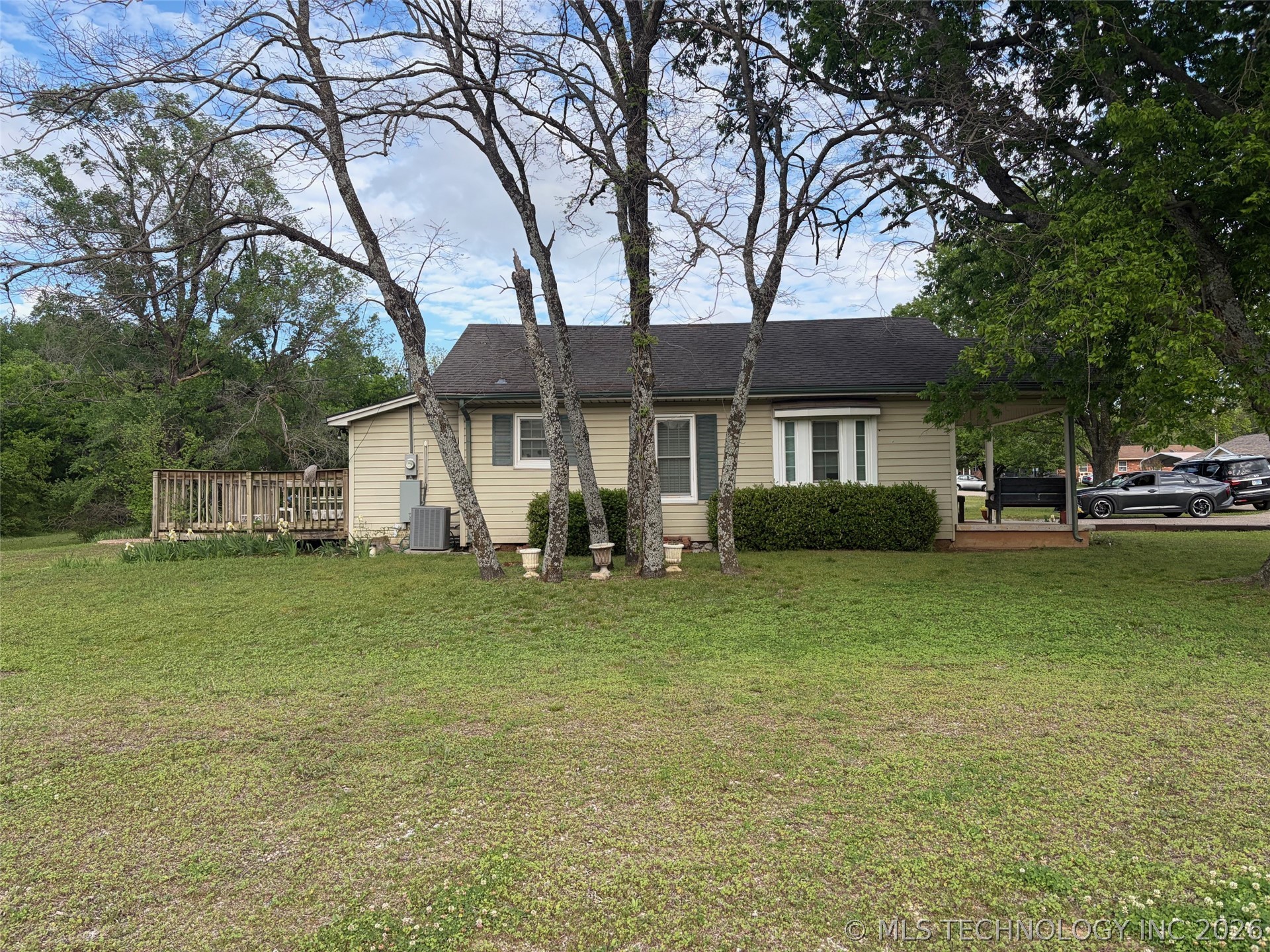 416 W Ash Street Maud OK 74854