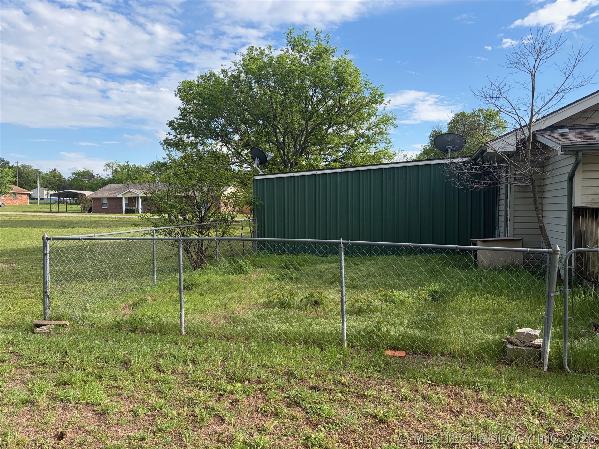 416 W Ash Street Maud OK 74854