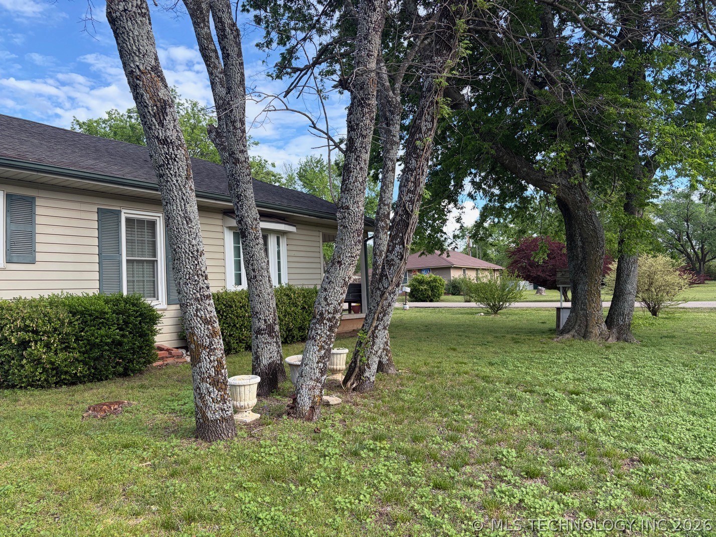 416 W Ash Street Maud OK 74854