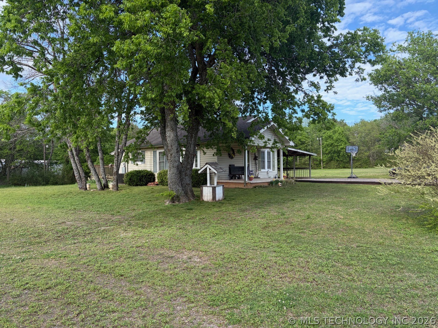 416 W Ash Street Maud OK 74854