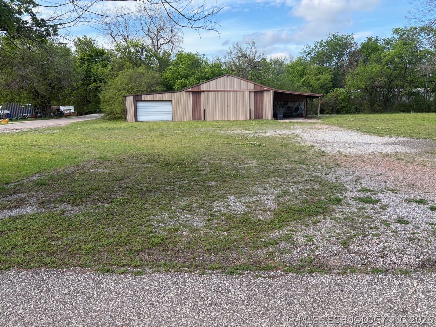 416 W Ash Street Maud OK 74854