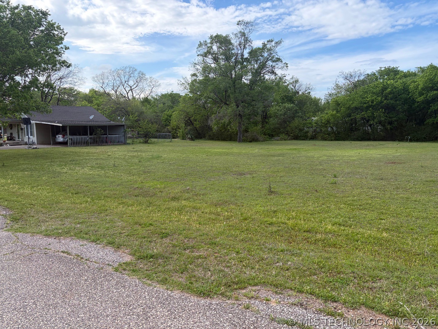 416 W Ash Street Maud OK 74854