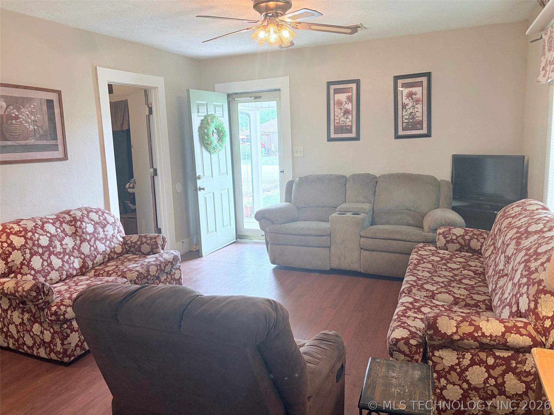 416 W Ash Street Maud OK 74854