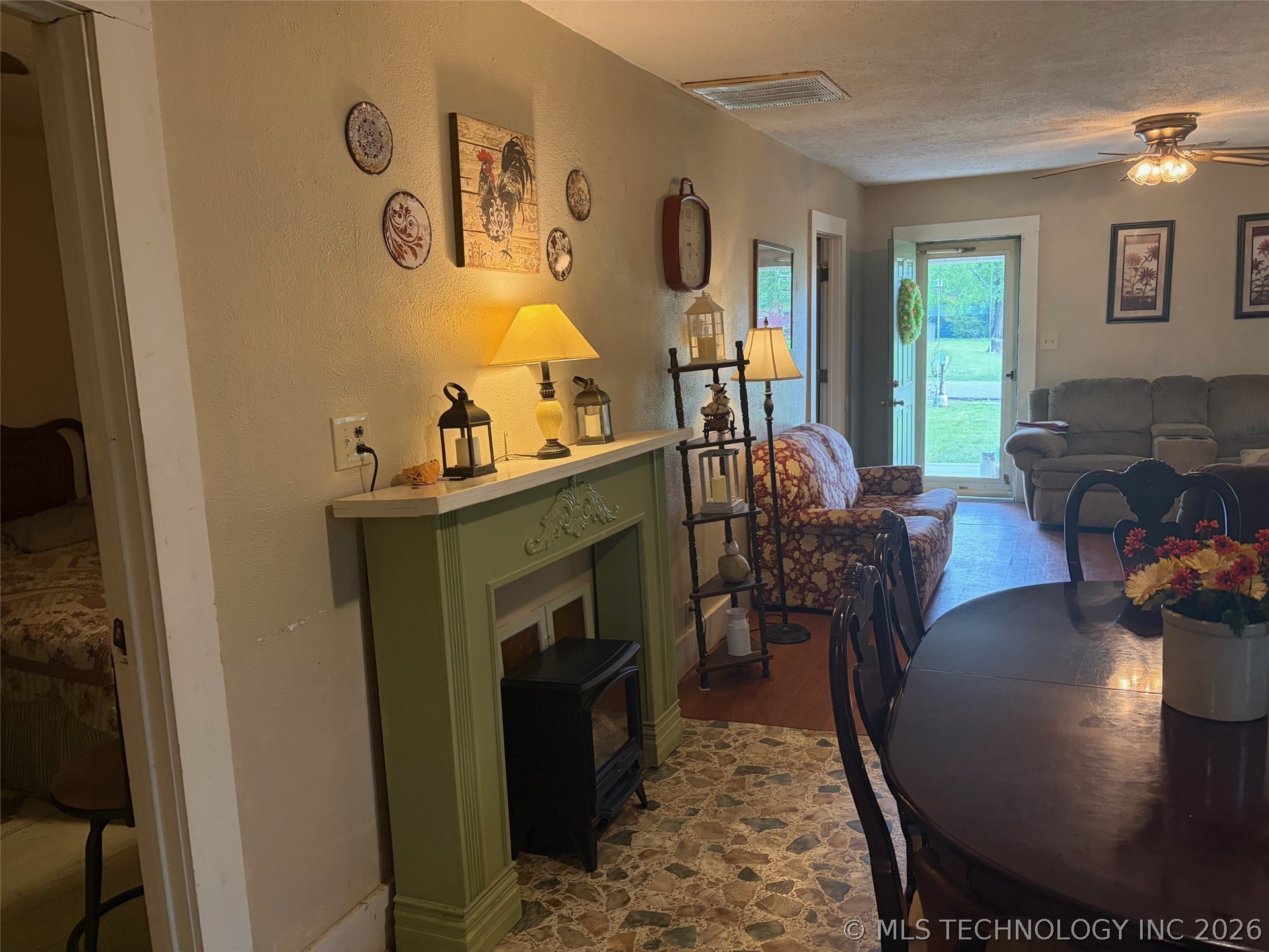416 W Ash Street Maud OK 74854