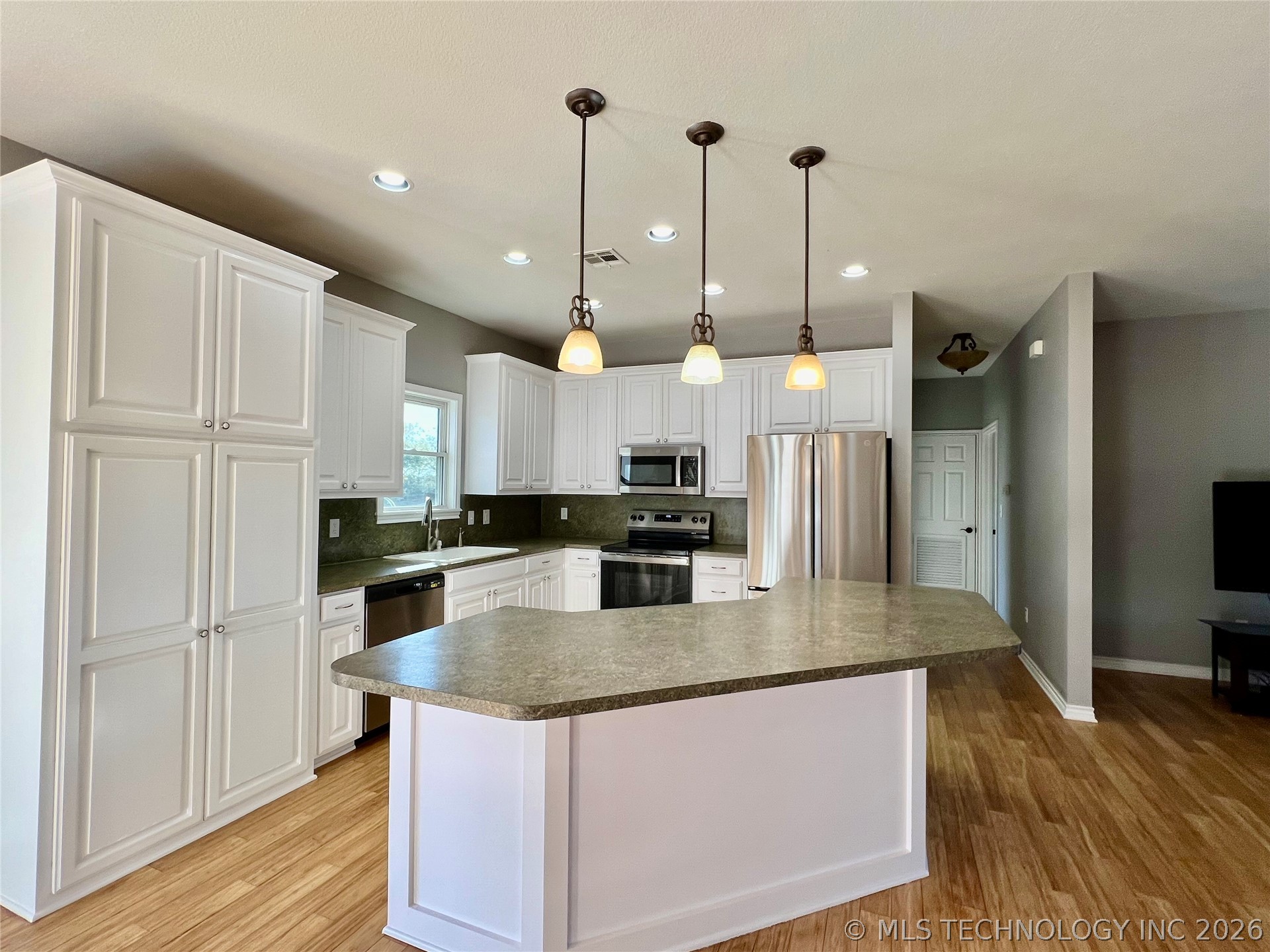 5856 S Highway 377 Kingston OK 73439