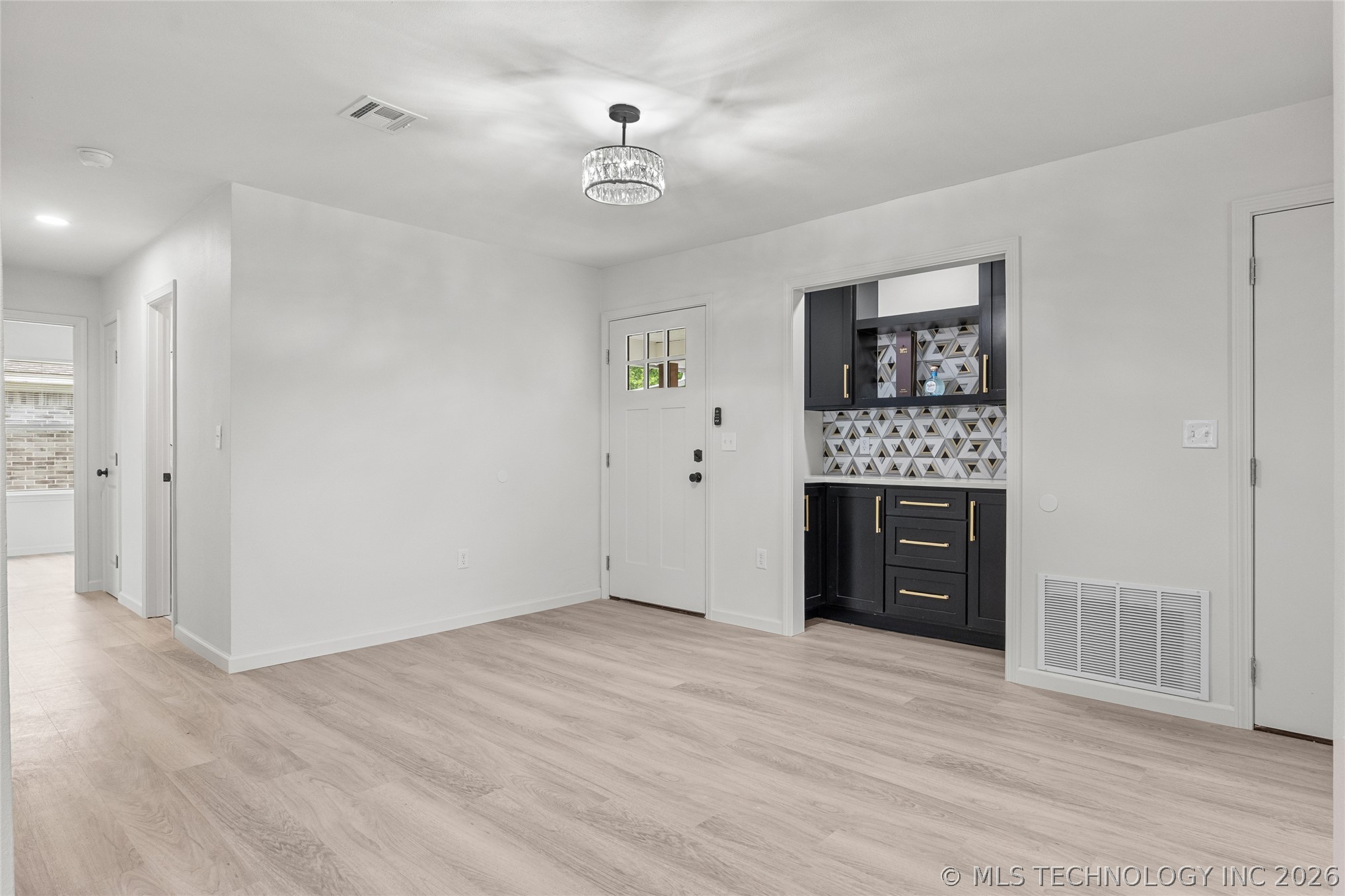 527 S 108th Eastavenue Tulsa OK 74128