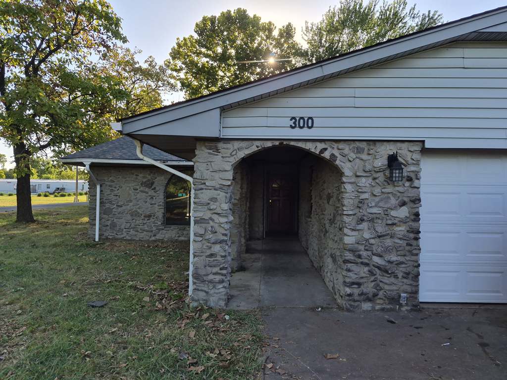 300 7th Avenue Warner OK 74469