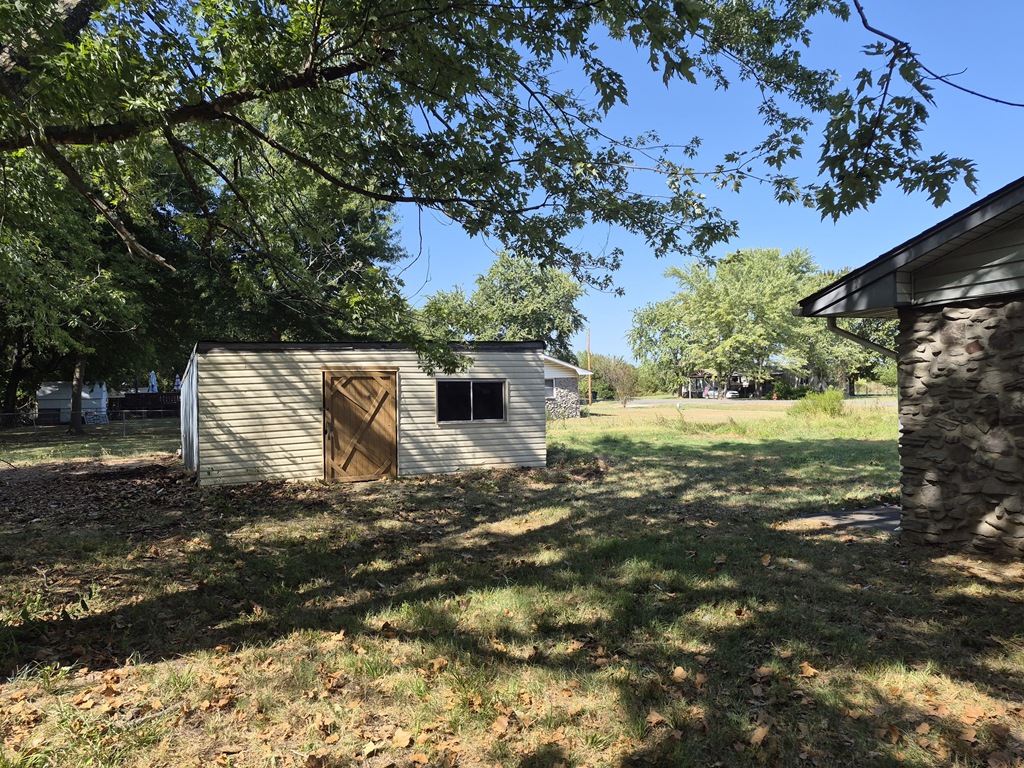300 7th Avenue Warner OK 74469