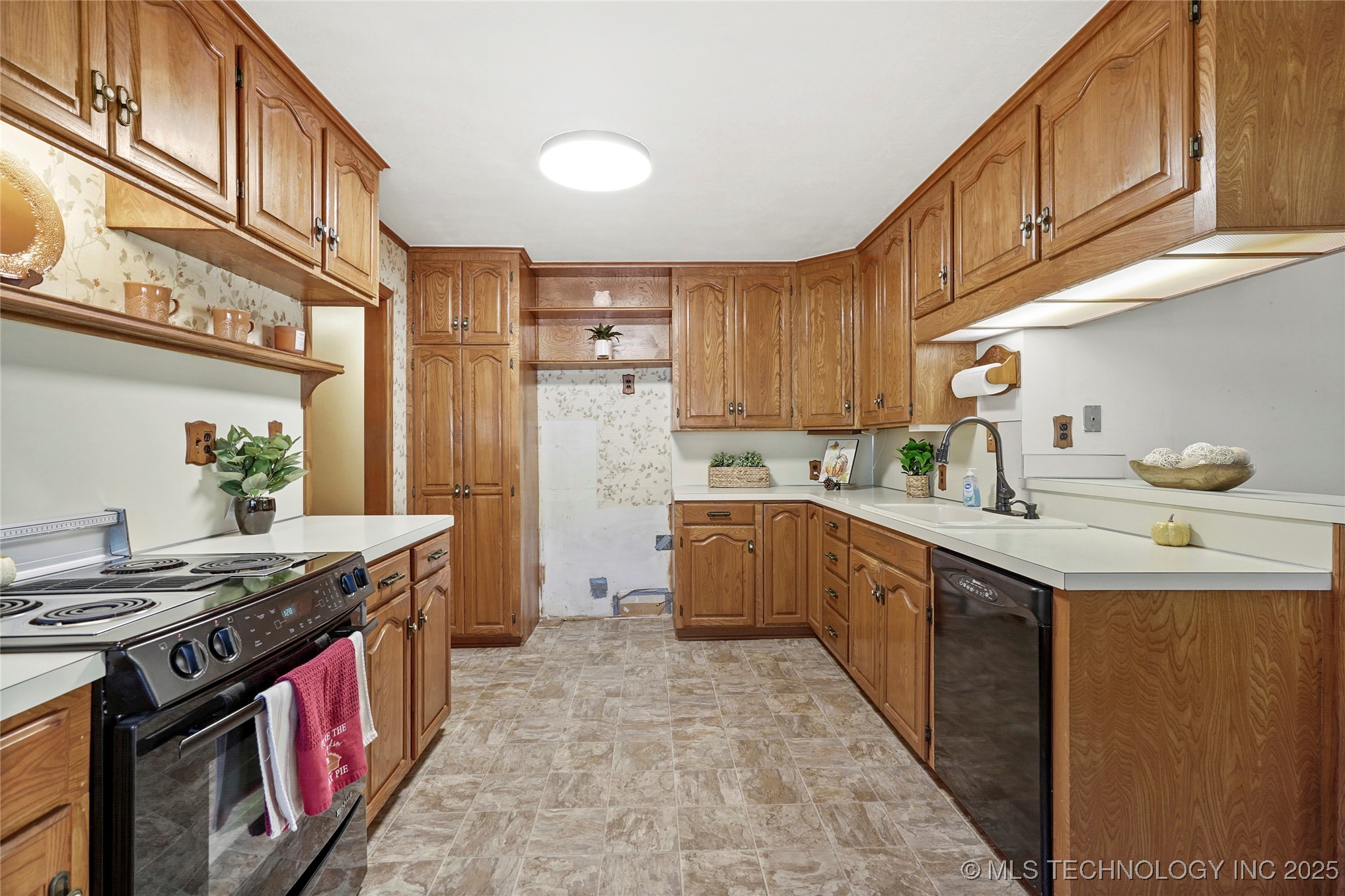 11465 E 4th Place Tulsa OK 74128
