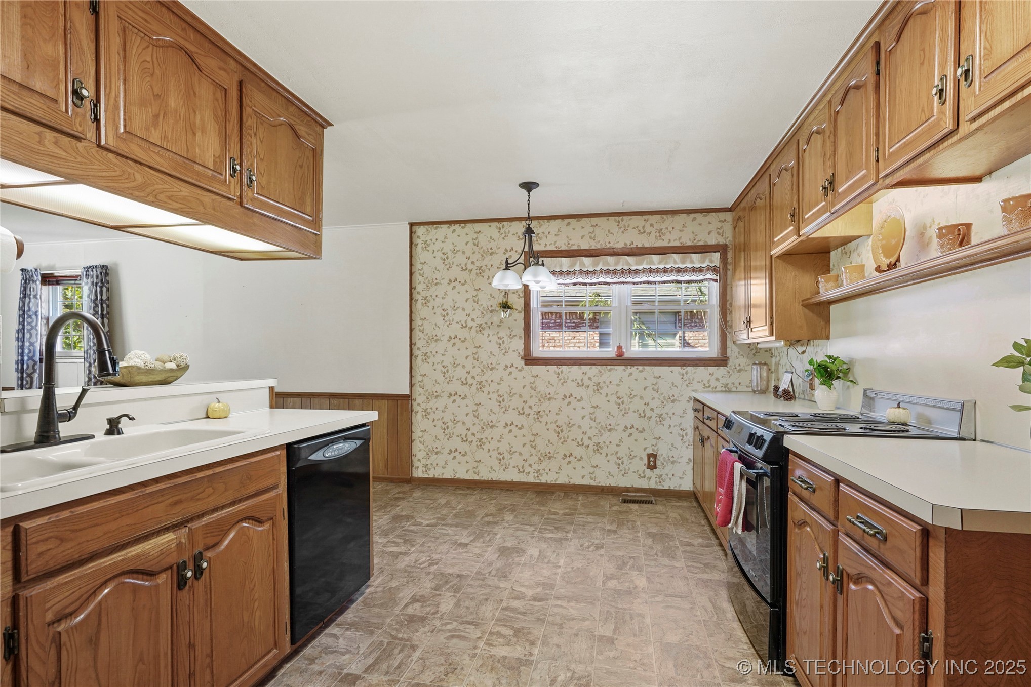 11465 E 4th Place Tulsa OK 74128